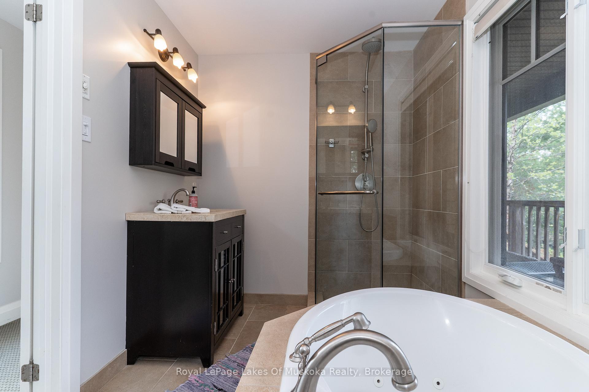 Photo 21 of 210&230 Revell Street, Gravenhurst, Muskoka (S) — HOMEH