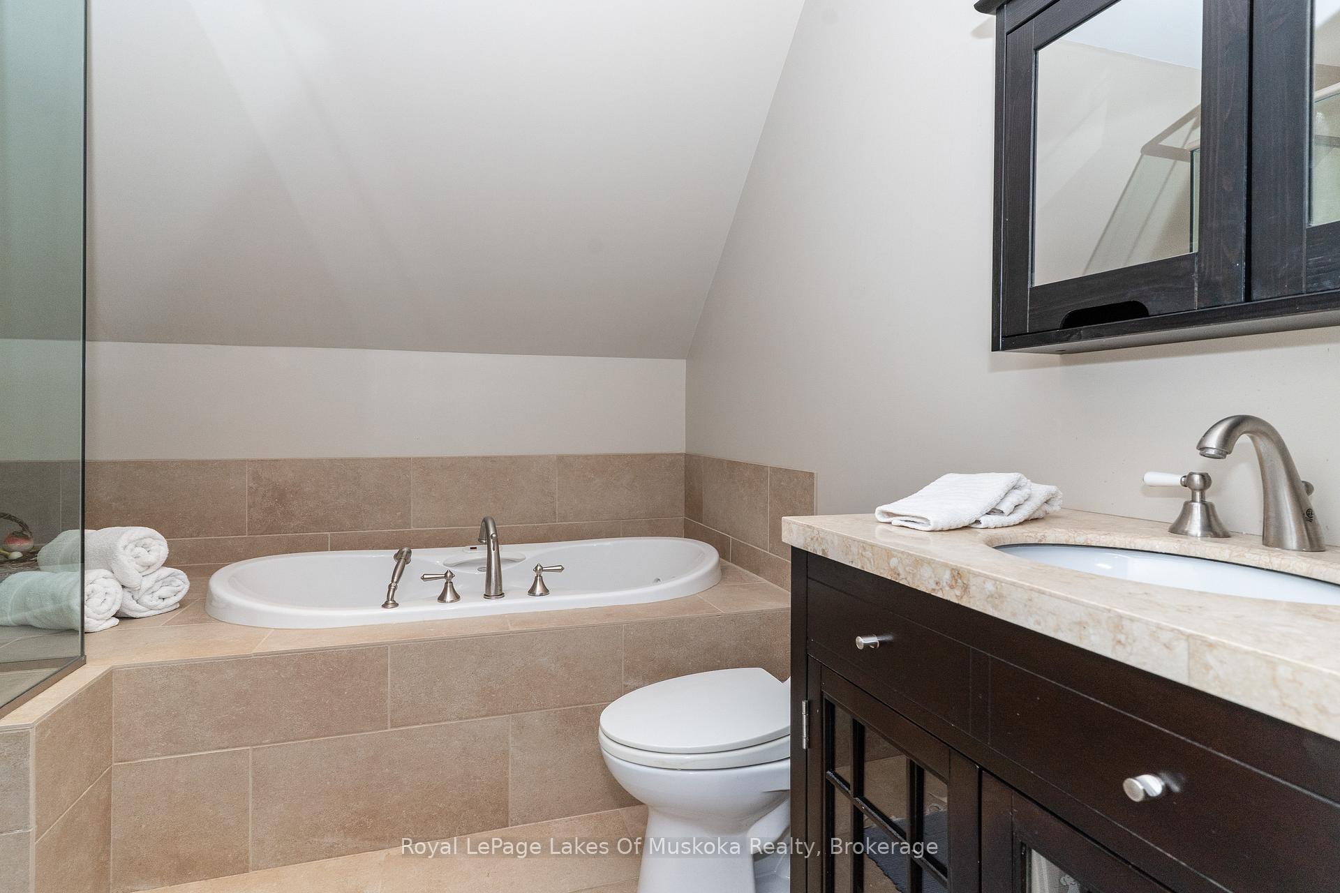 Photo 25 of 210&230 Revell Street, Gravenhurst, Muskoka (S) — HOMEH