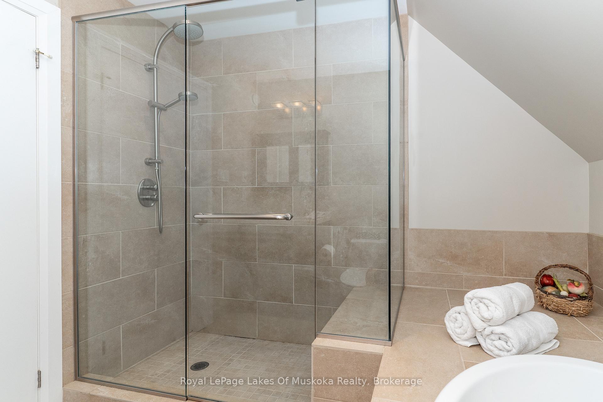 Photo 26 of 210&230 Revell Street, Gravenhurst, Muskoka (S) — HOMEH