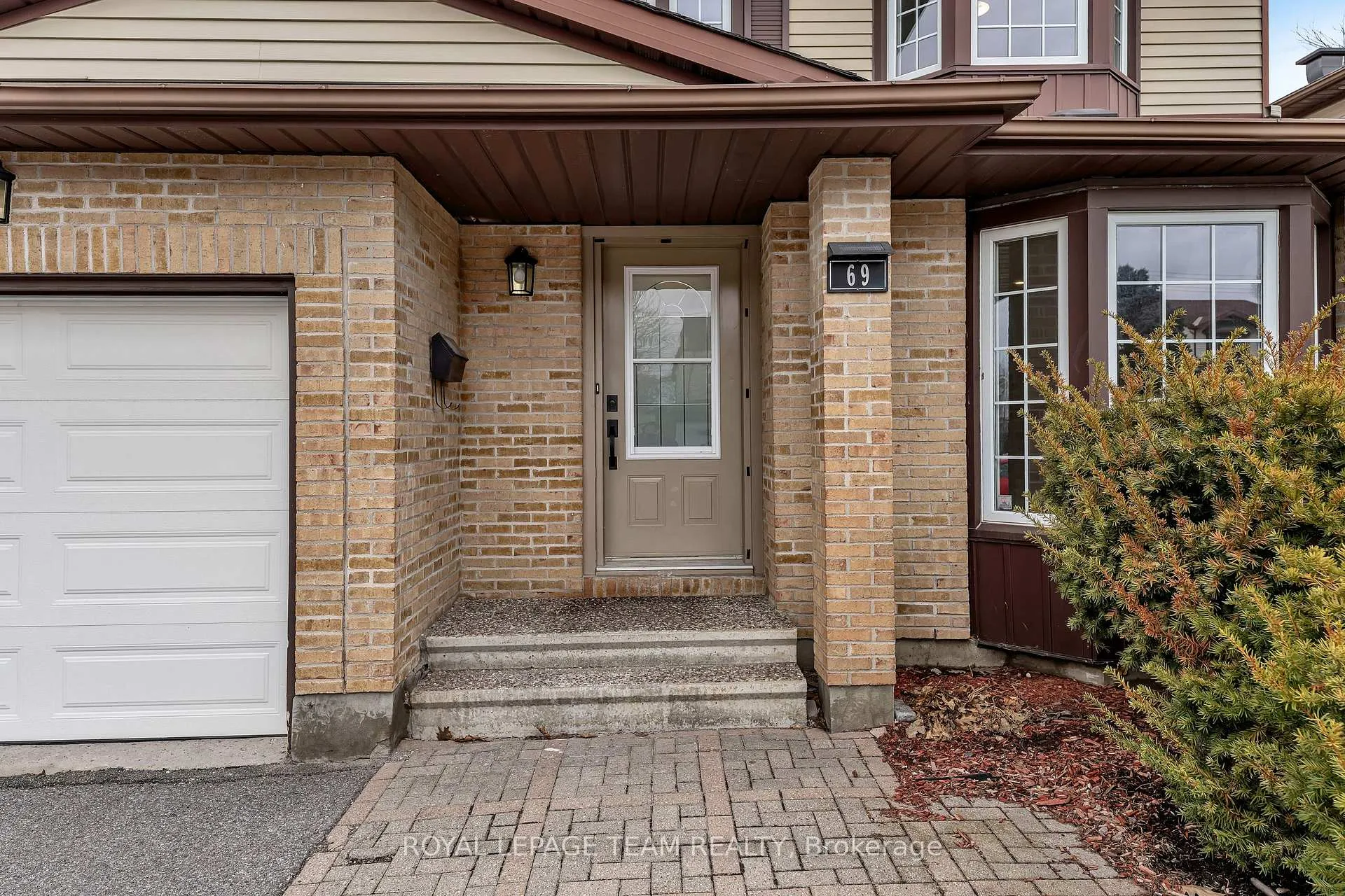 Photo 3 of 69 Pinetrail Crescent, Ottawa, Centrepointe — HOMEH
