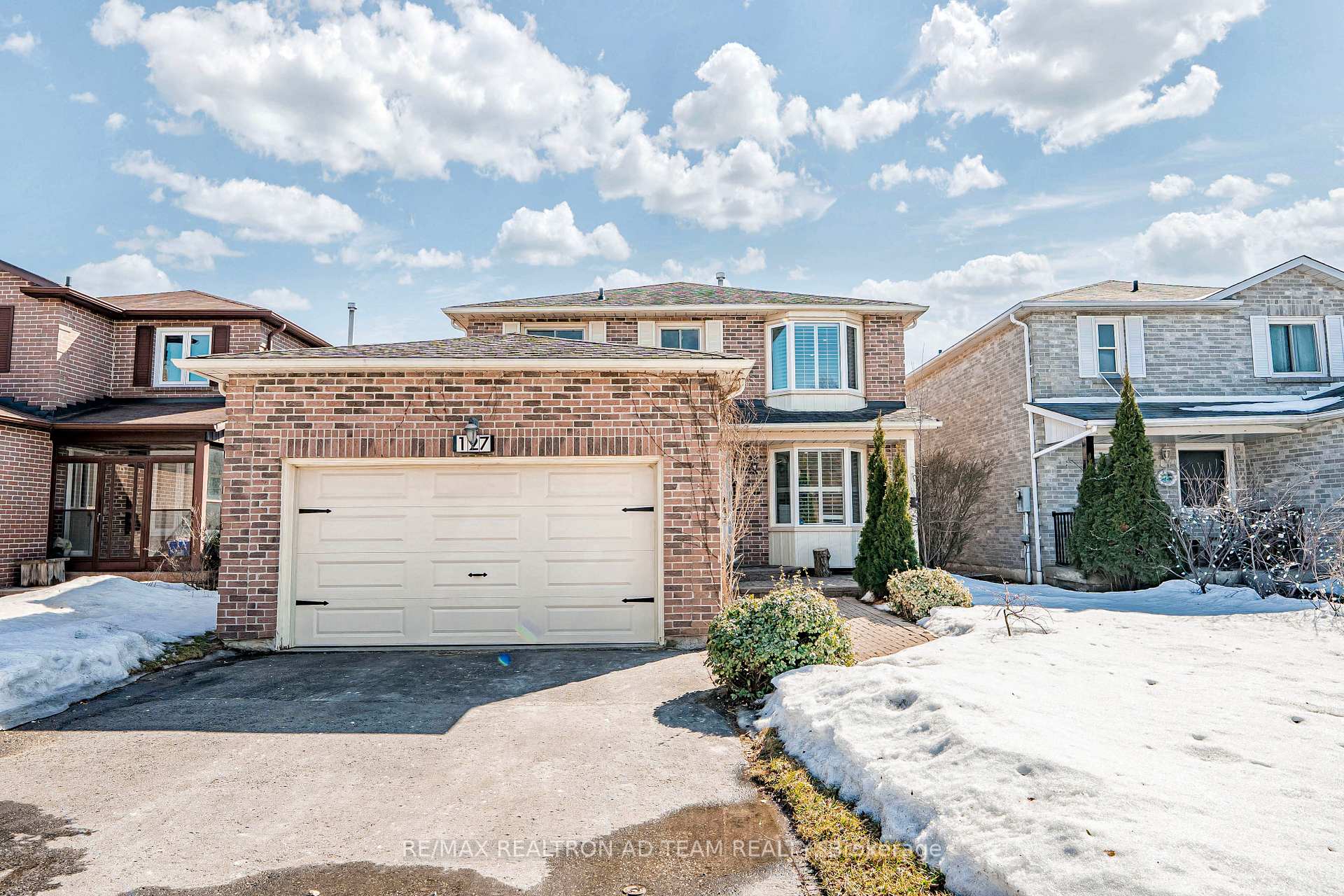 Photo 1 of 127 Large Crescent, Ajax, Central West — HOMEH