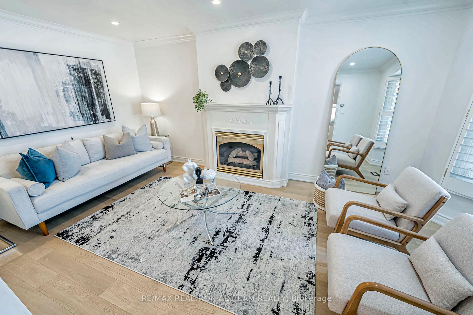 Photo 6 of 127 Large Crescent, Ajax, Central West — HOMEH