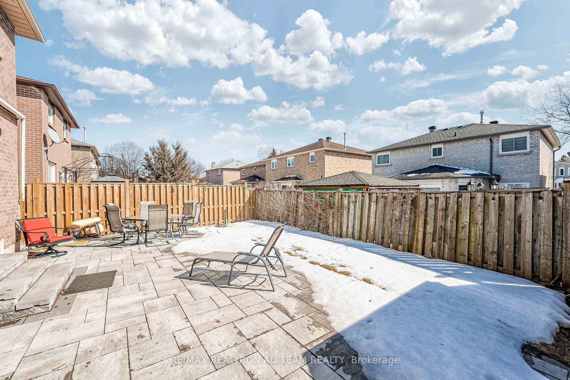 Photo 27 of 127 Large Crescent, Ajax, Central West — HOMEH