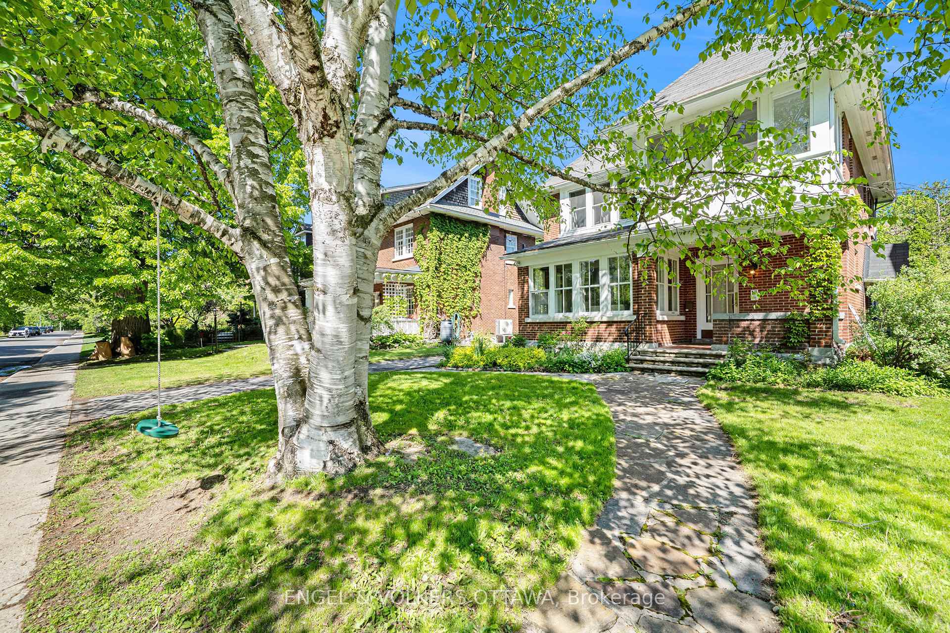 Photo 2 of 17 Linden Terrace, Ottawa, Glebe — HOMEH