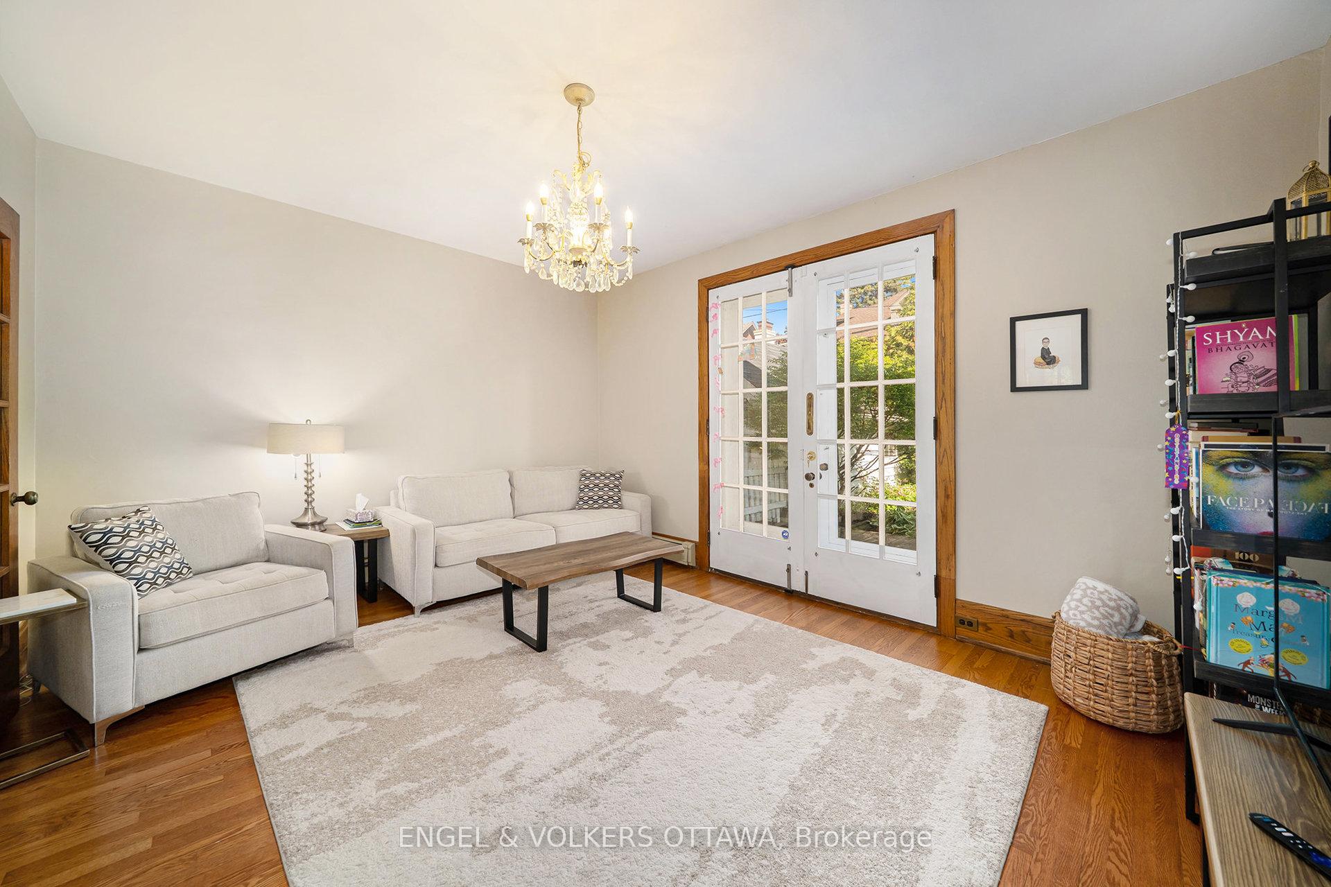 Photo 9 of 17 Linden Terrace, Ottawa, Glebe — HOMEH