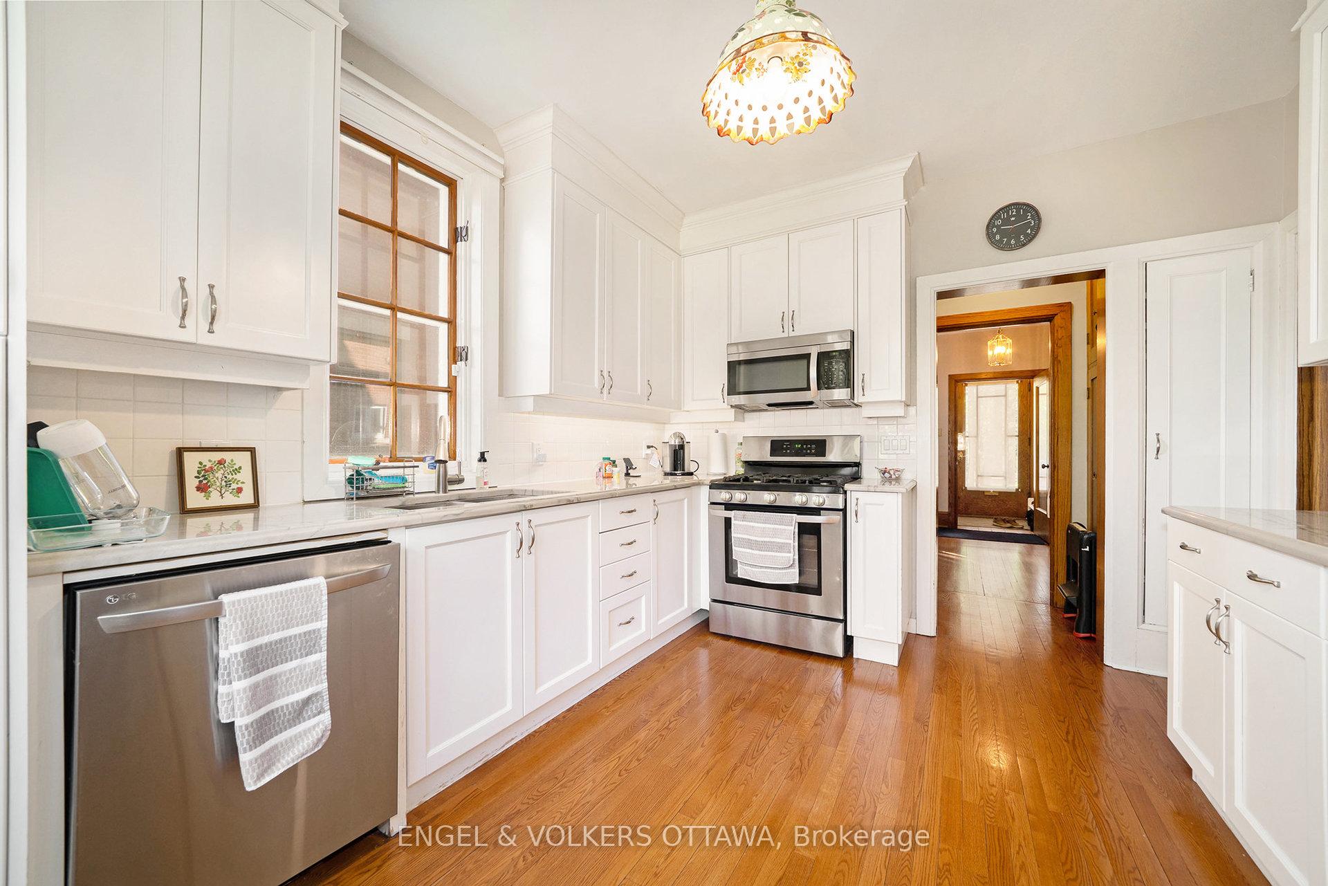 Photo 10 of 17 Linden Terrace, Ottawa, Glebe — HOMEH
