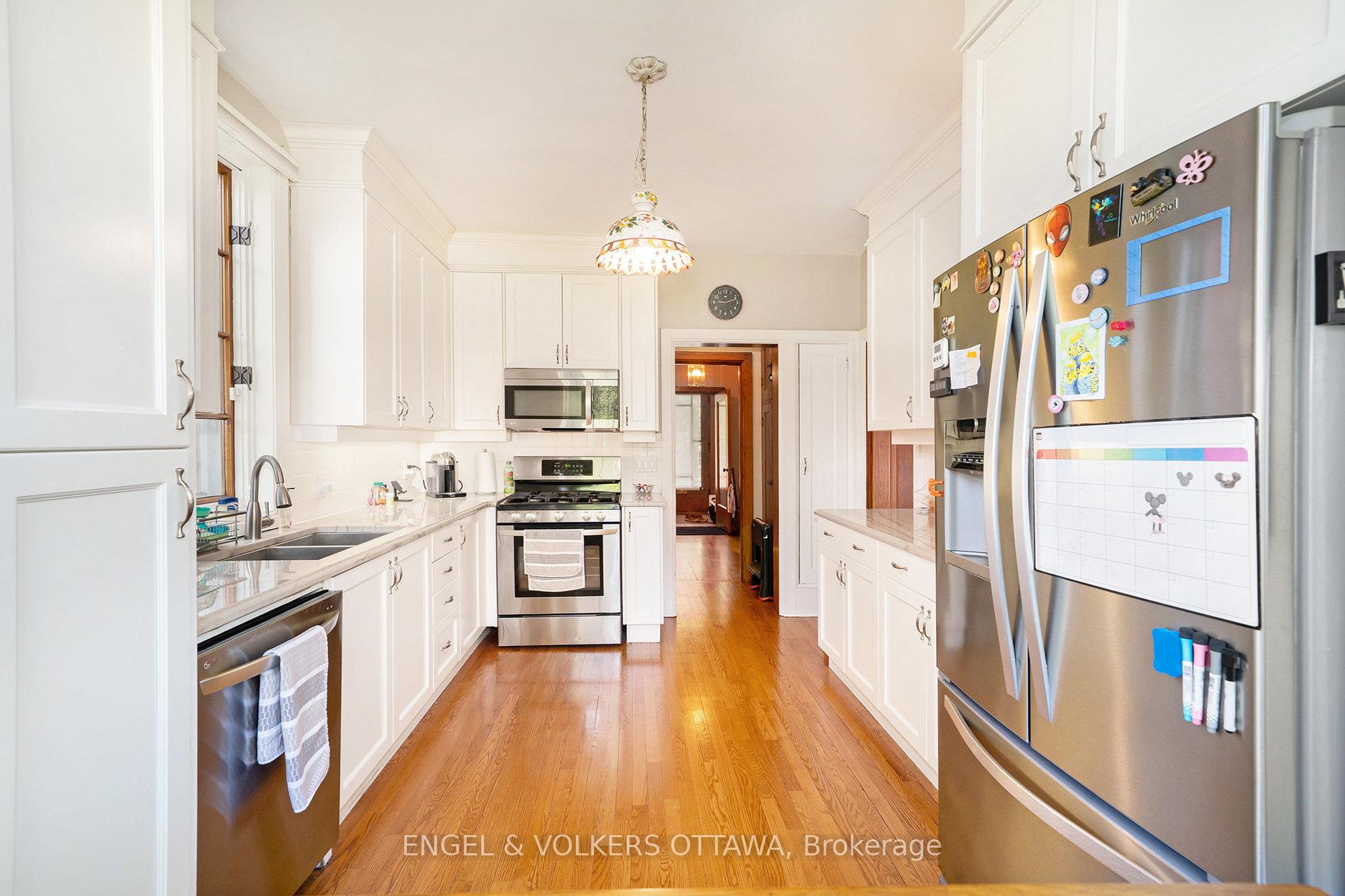 Photo 11 of 17 Linden Terrace, Ottawa, Glebe — HOMEH