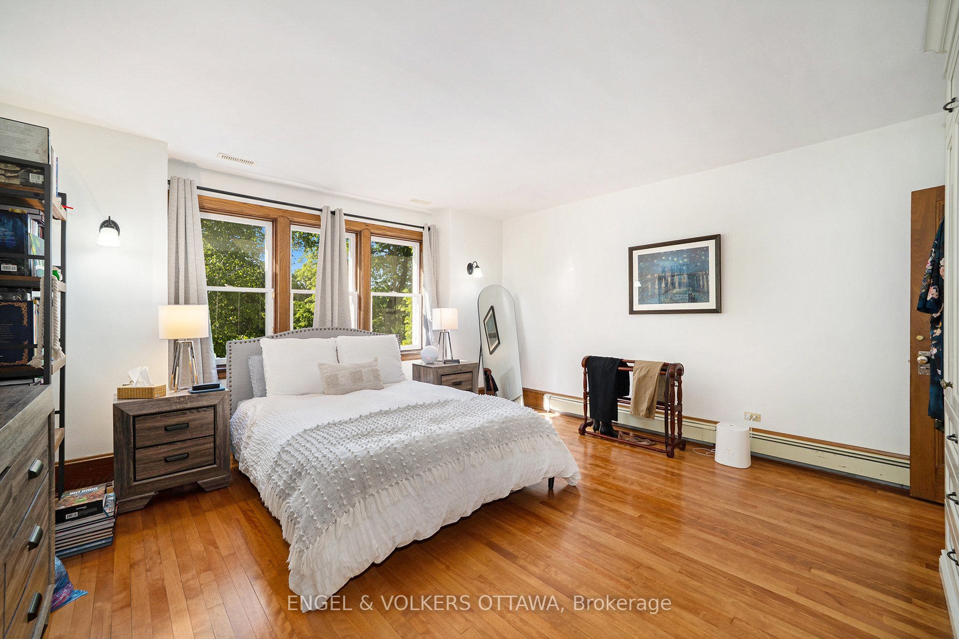 Photo 14 of 17 Linden Terrace, Ottawa, Glebe — HOMEH