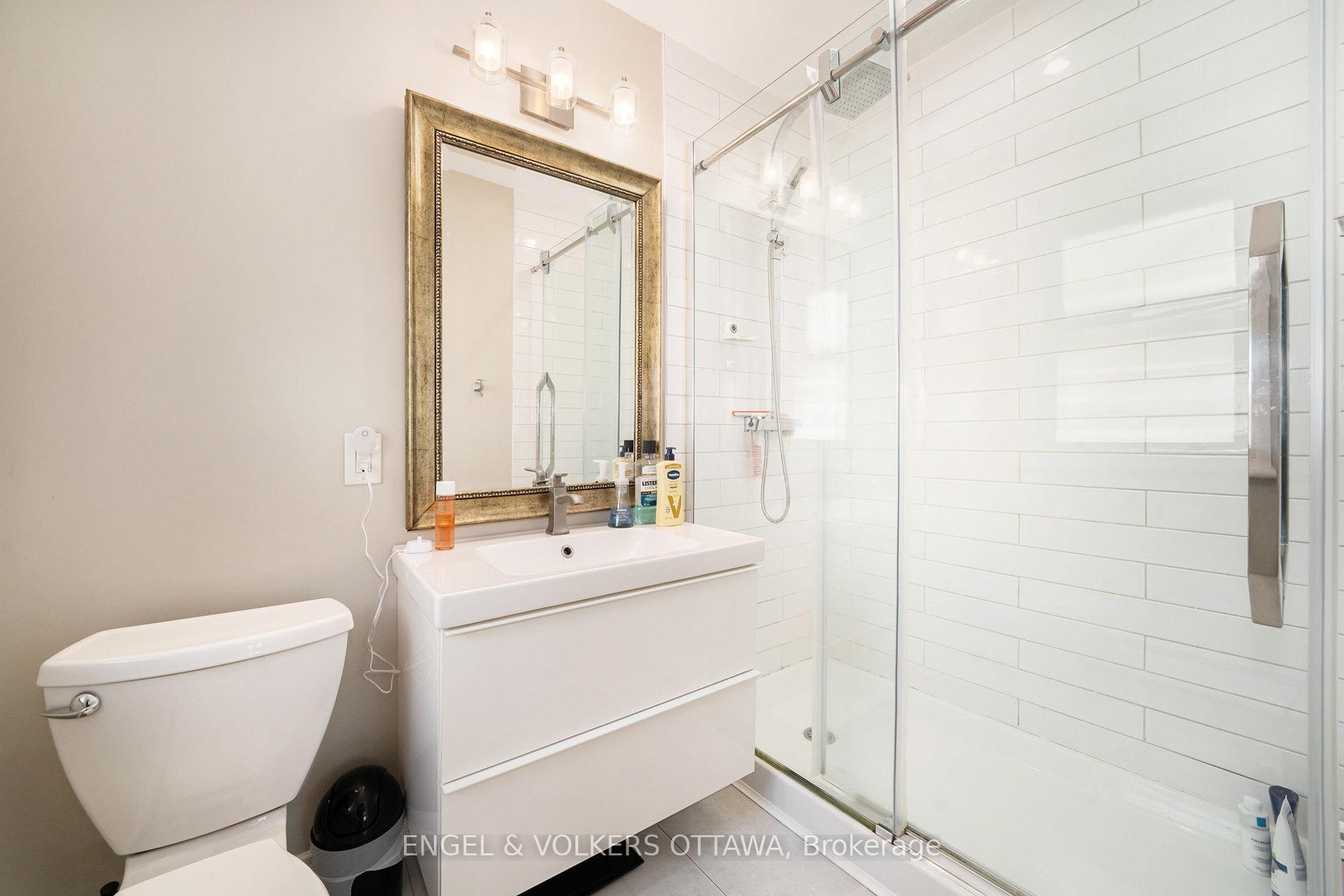 Photo 16 of 17 Linden Terrace, Ottawa, Glebe — HOMEH