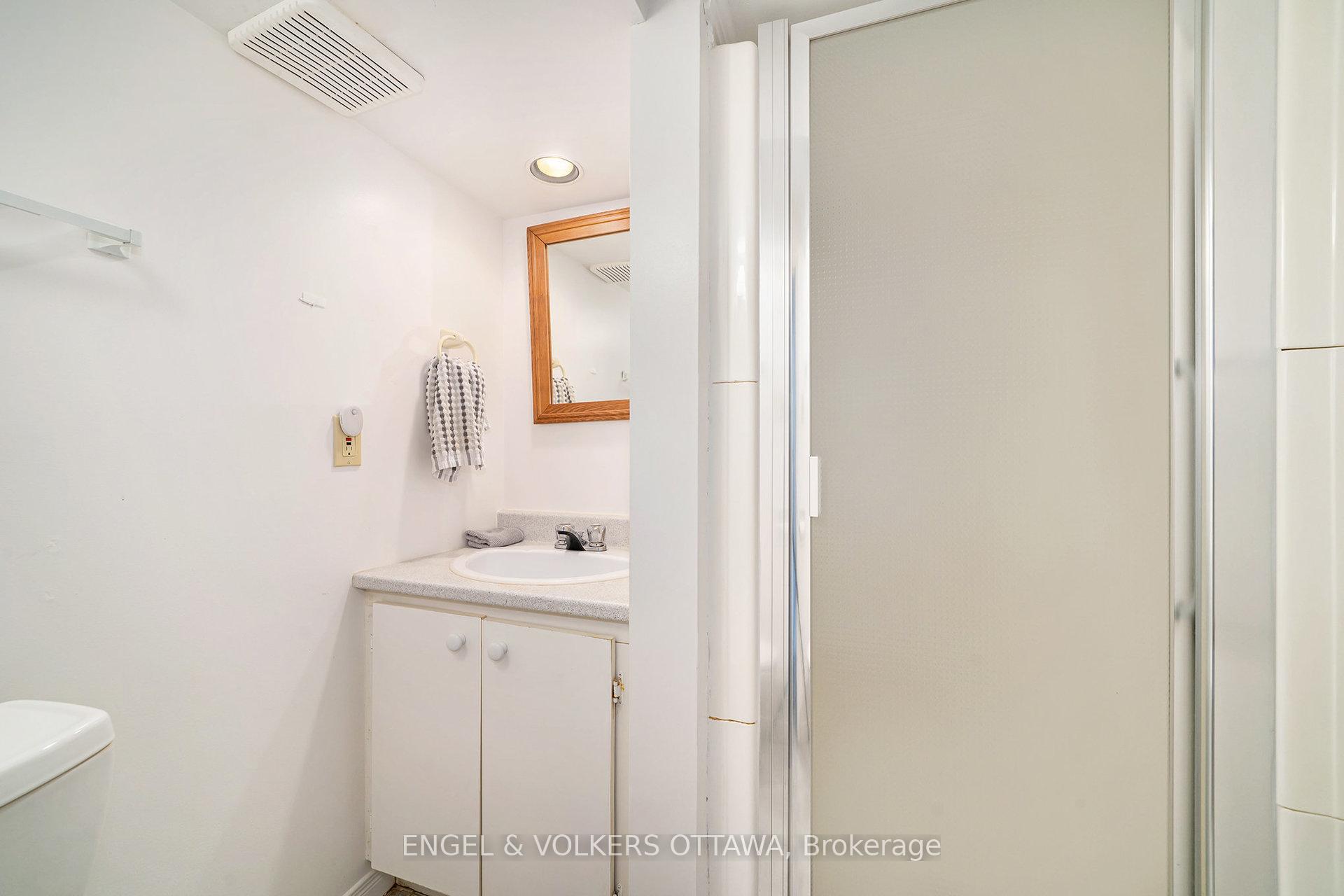 Photo 24 of 17 Linden Terrace, Ottawa, Glebe — HOMEH