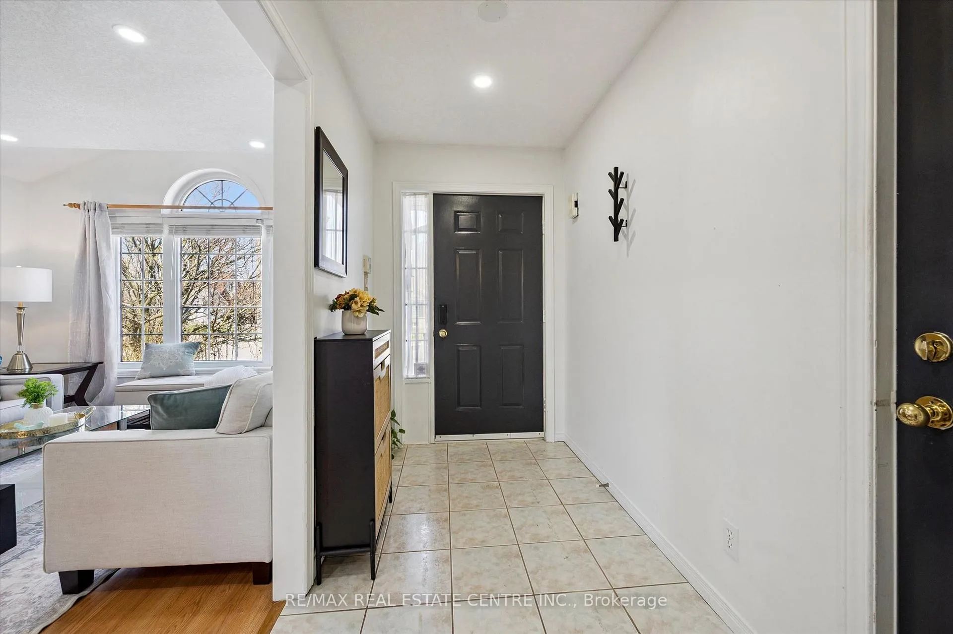 Photo 6 of 35 Melran Drive, Cambridge — HOMEH