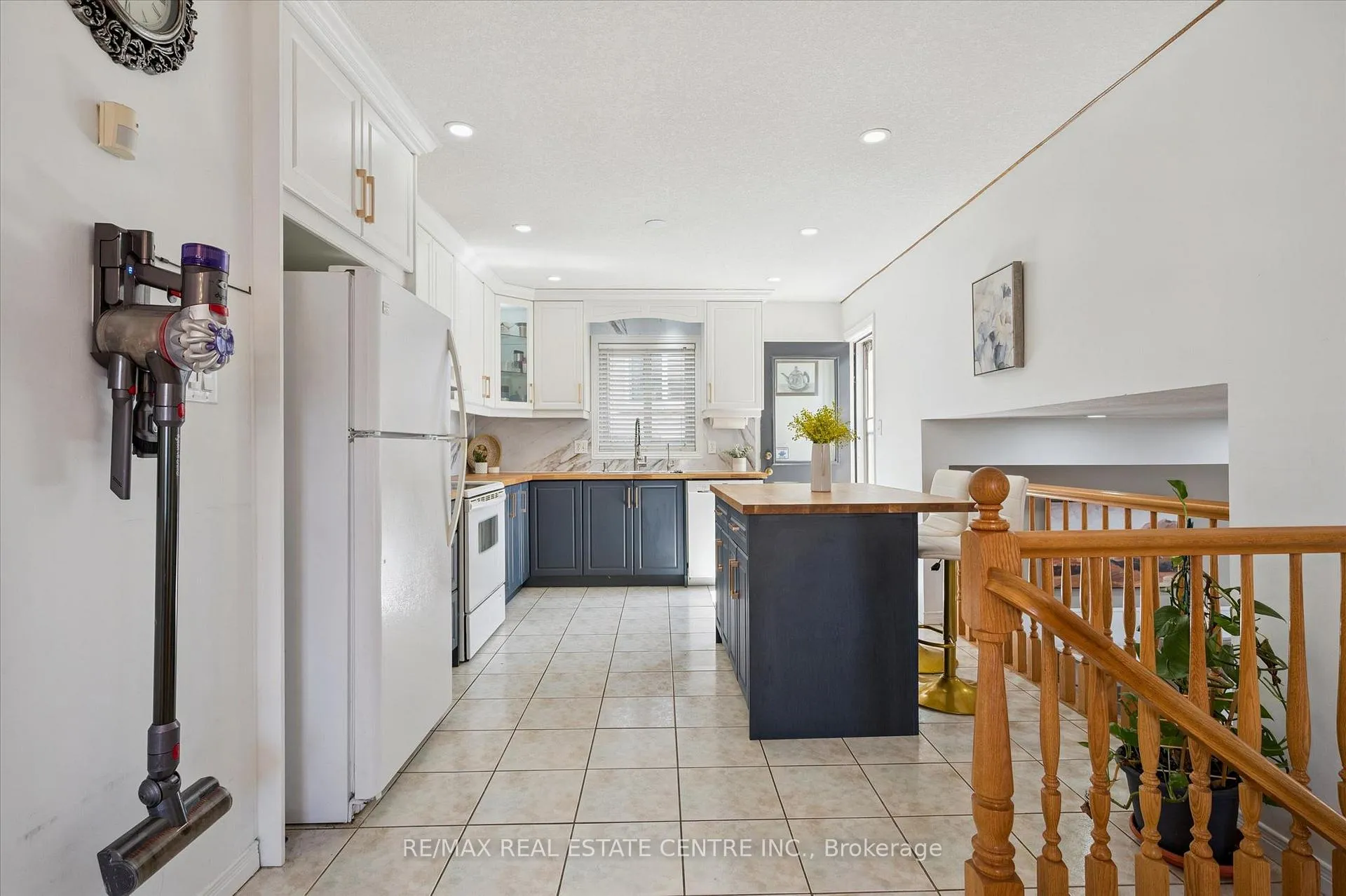 Photo 12 of 35 Melran Drive, Cambridge — HOMEH