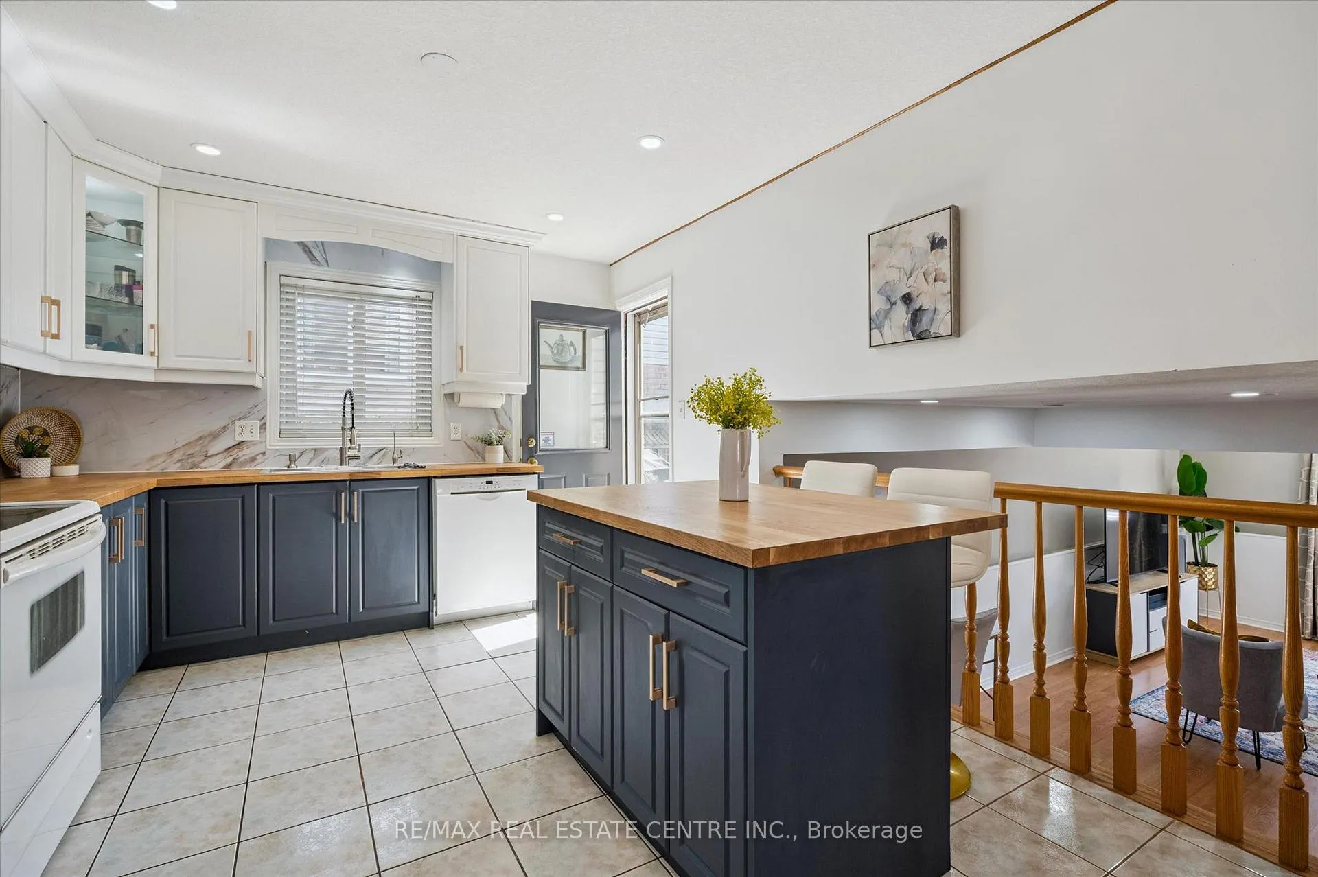 Photo 13 of 35 Melran Drive, Cambridge — HOMEH