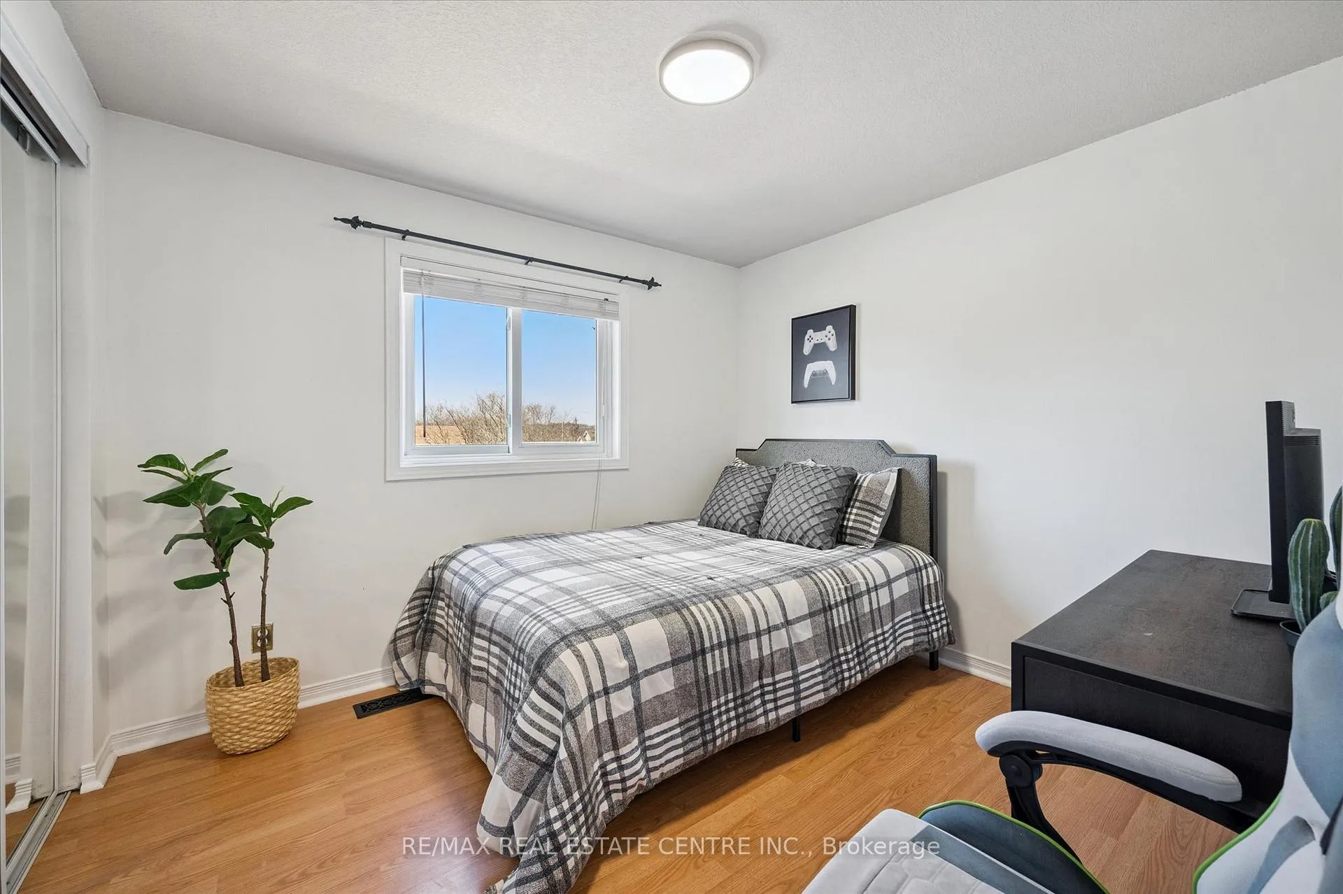 Photo 19 of 35 Melran Drive, Cambridge — HOMEH