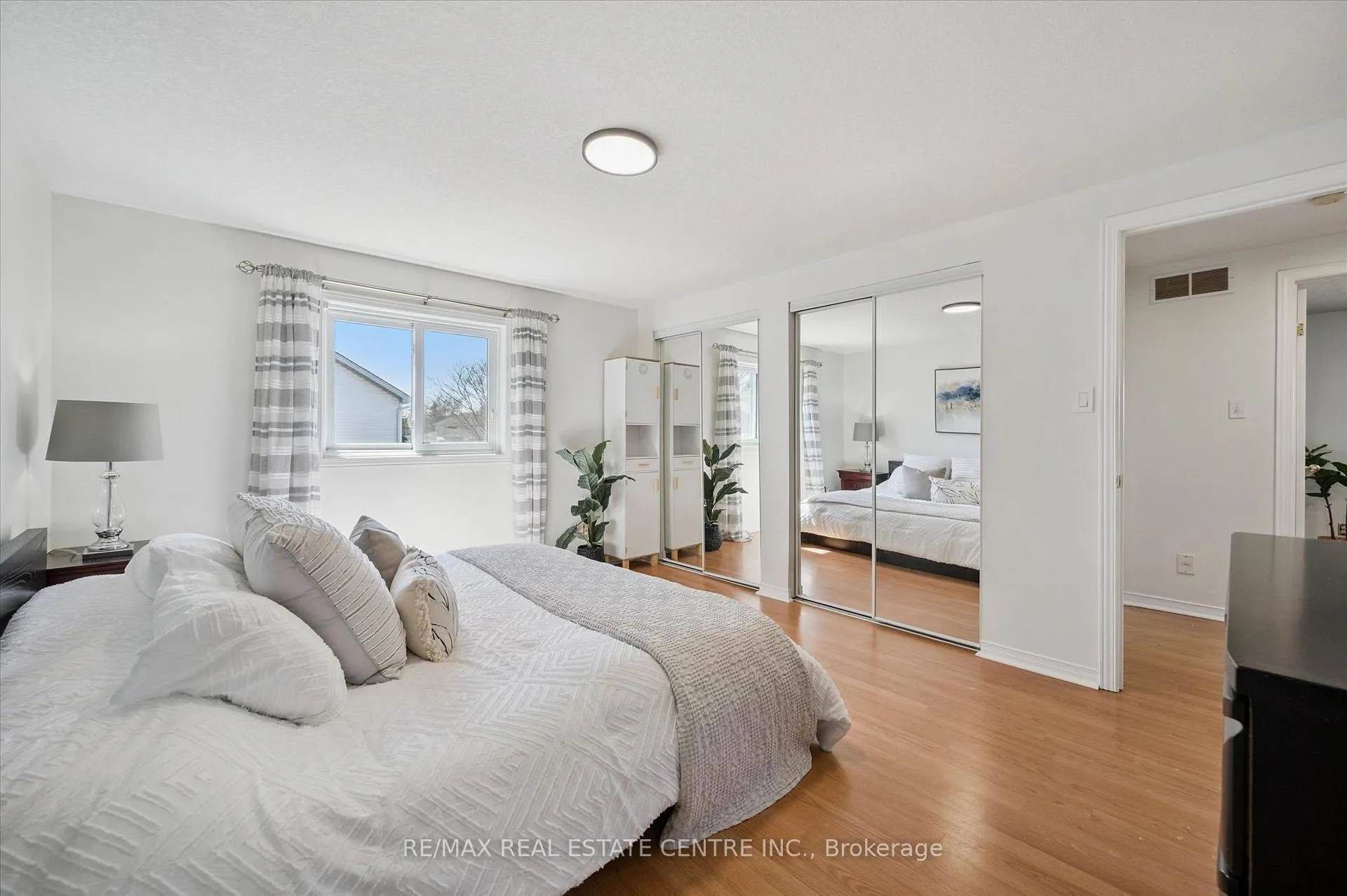 Photo 24 of 35 Melran Drive, Cambridge — HOMEH