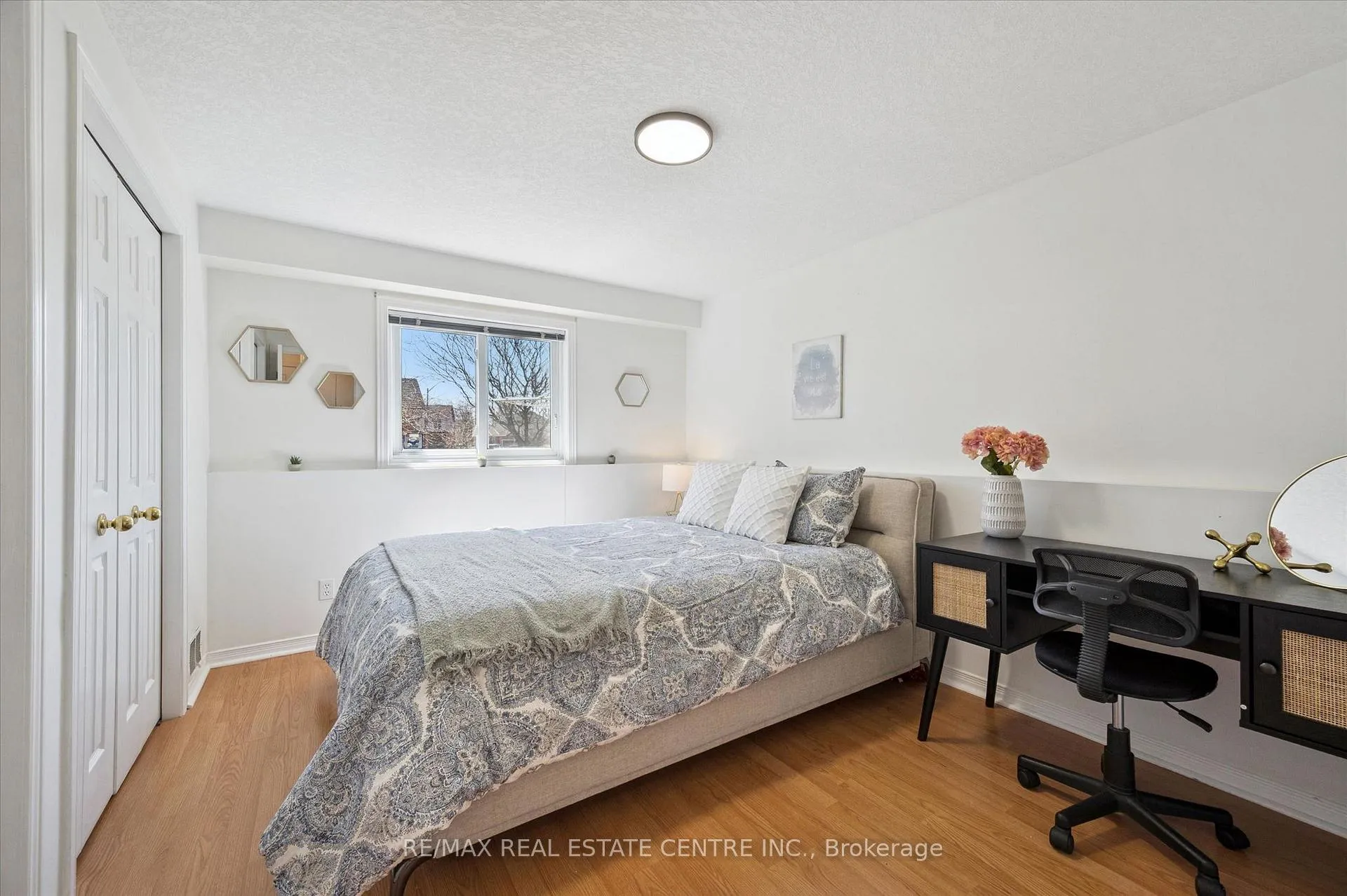 Photo 29 of 35 Melran Drive, Cambridge — HOMEH