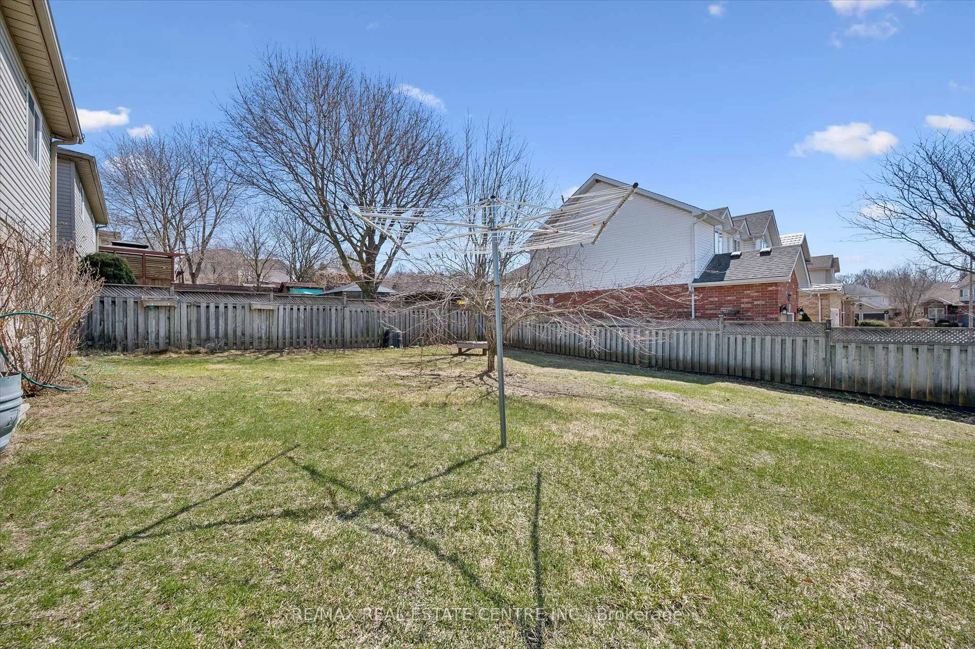 Photo 36 of 35 Melran Drive, Cambridge — HOMEH