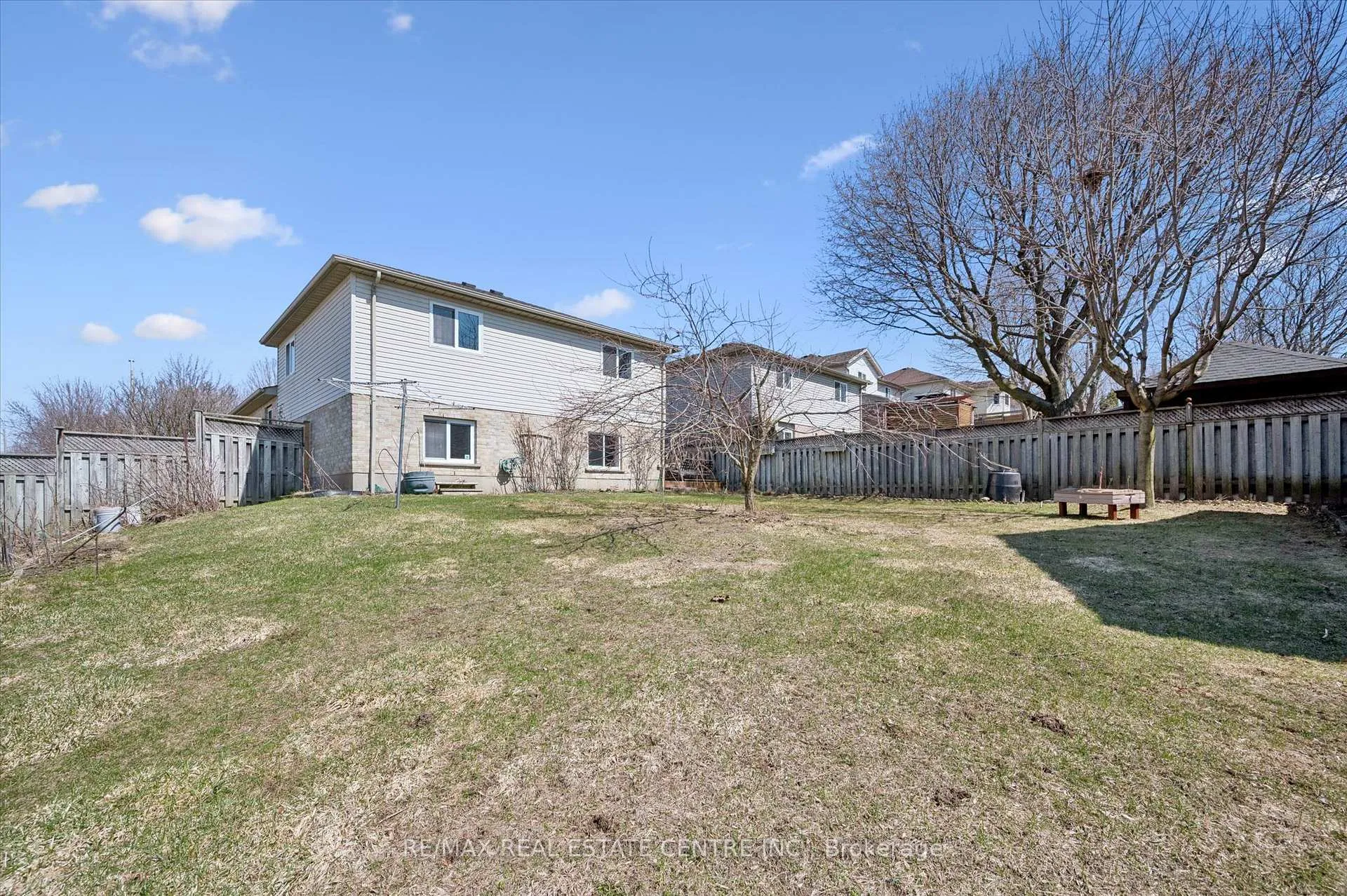 Photo 37 of 35 Melran Drive, Cambridge — HOMEH