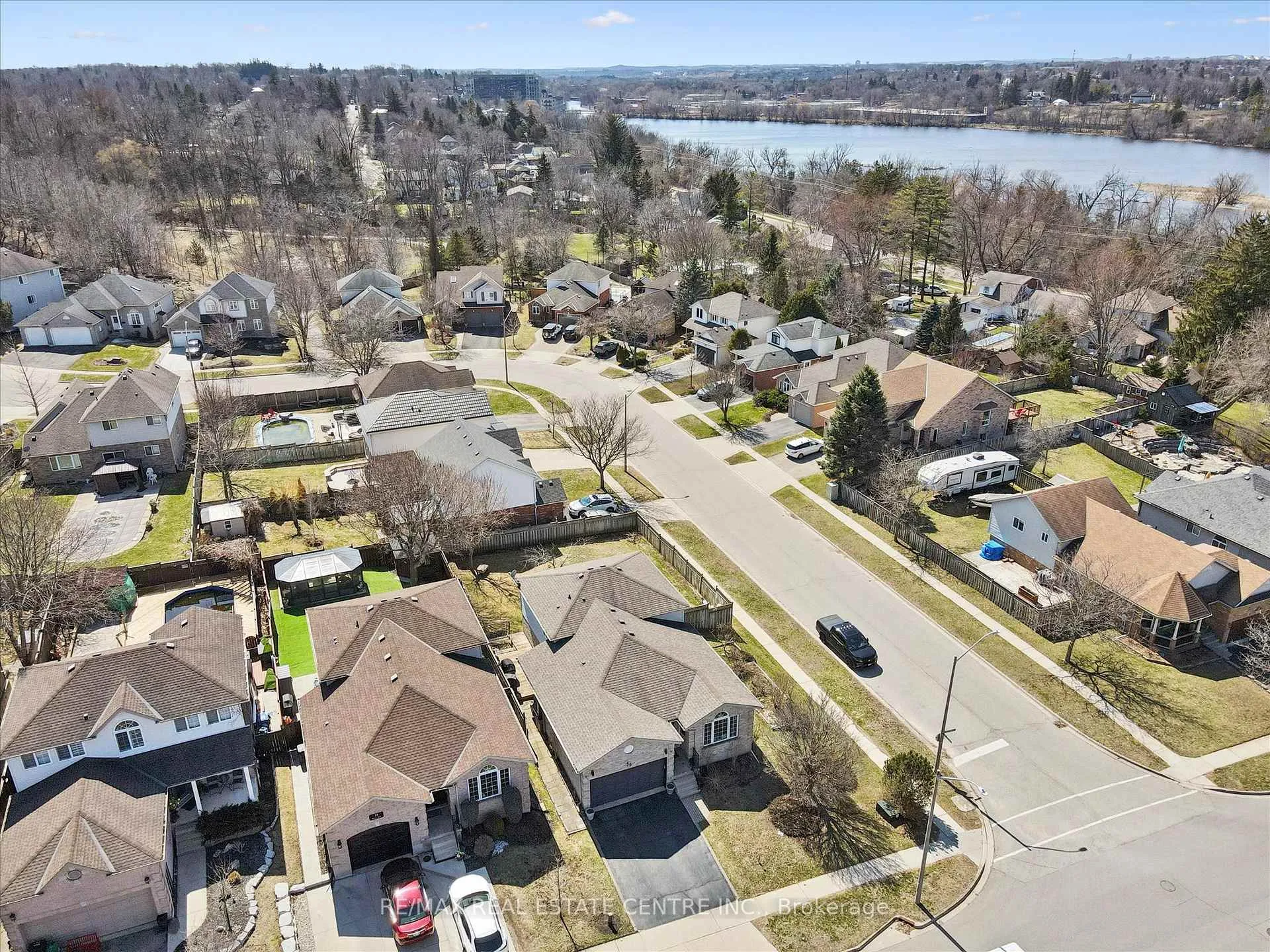 Photo 39 of 35 Melran Drive, Cambridge — HOMEH