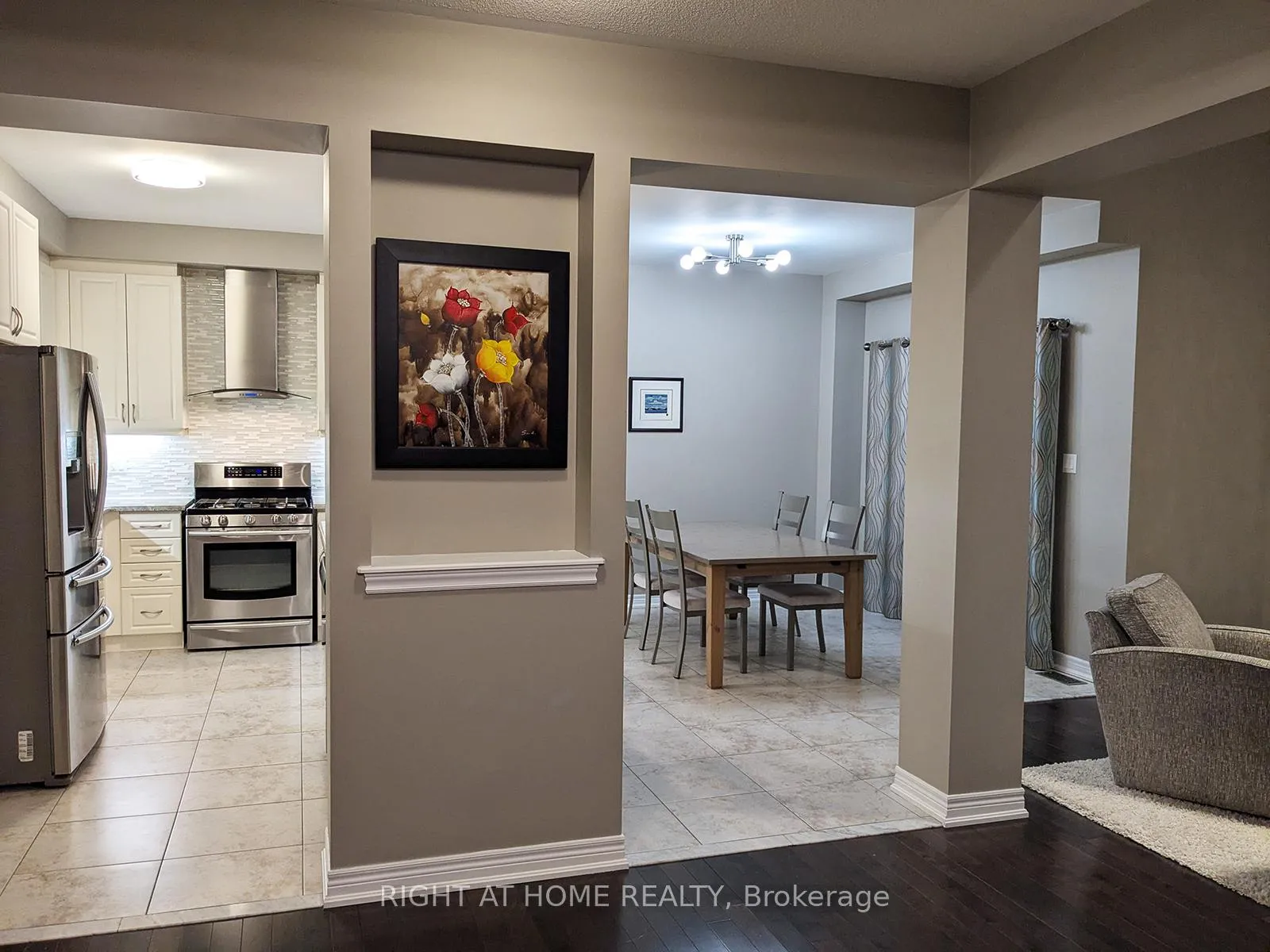 Photo 10 of 28 Timberbank Square, Georgina, Sutton & Jackson's Point — HOMEH