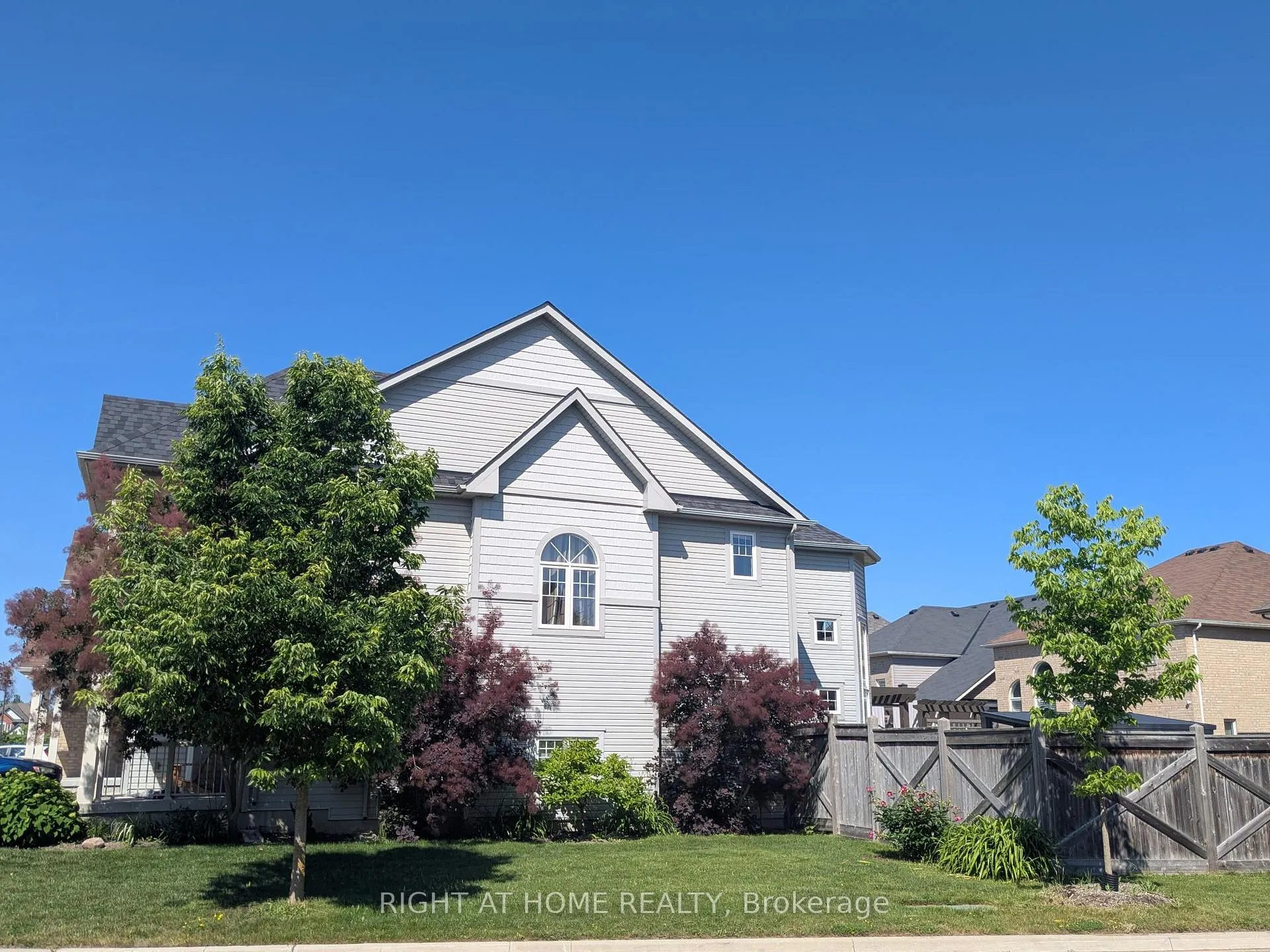 Photo 36 of 28 Timberbank Square, Georgina, Sutton & Jackson's Point — HOMEH