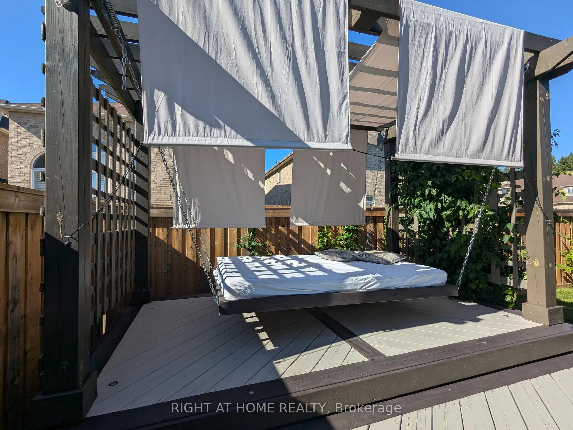 Photo 41 of 28 Timberbank Square, Georgina, Sutton & Jackson's Point — HOMEH