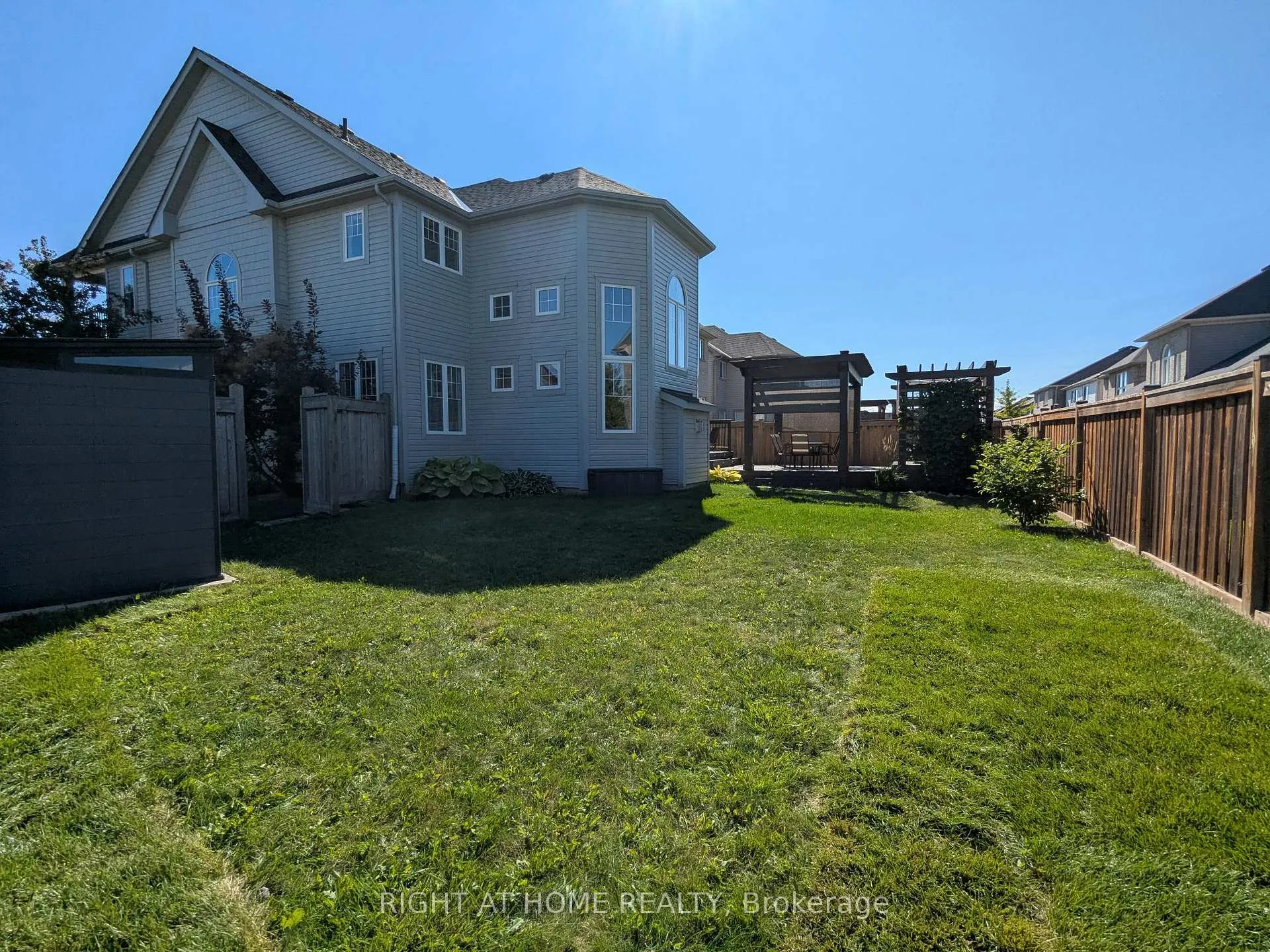 Photo 43 of 28 Timberbank Square, Georgina, Sutton & Jackson's Point — HOMEH