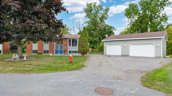 Photo 2 of 2 Armstrong Place, North Dundas, Chesterville — HOMEH