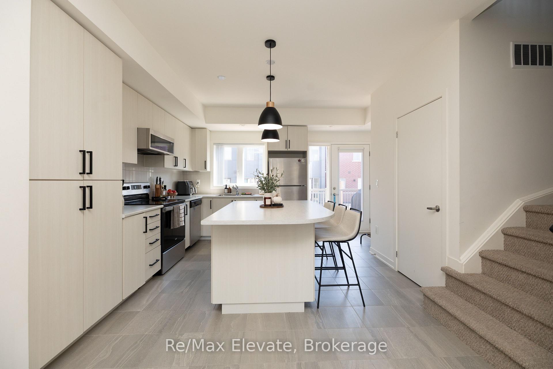 Photo 4 of Unit 510, 1525 Kingston Road, Pickering, Town Centre — HOMEH