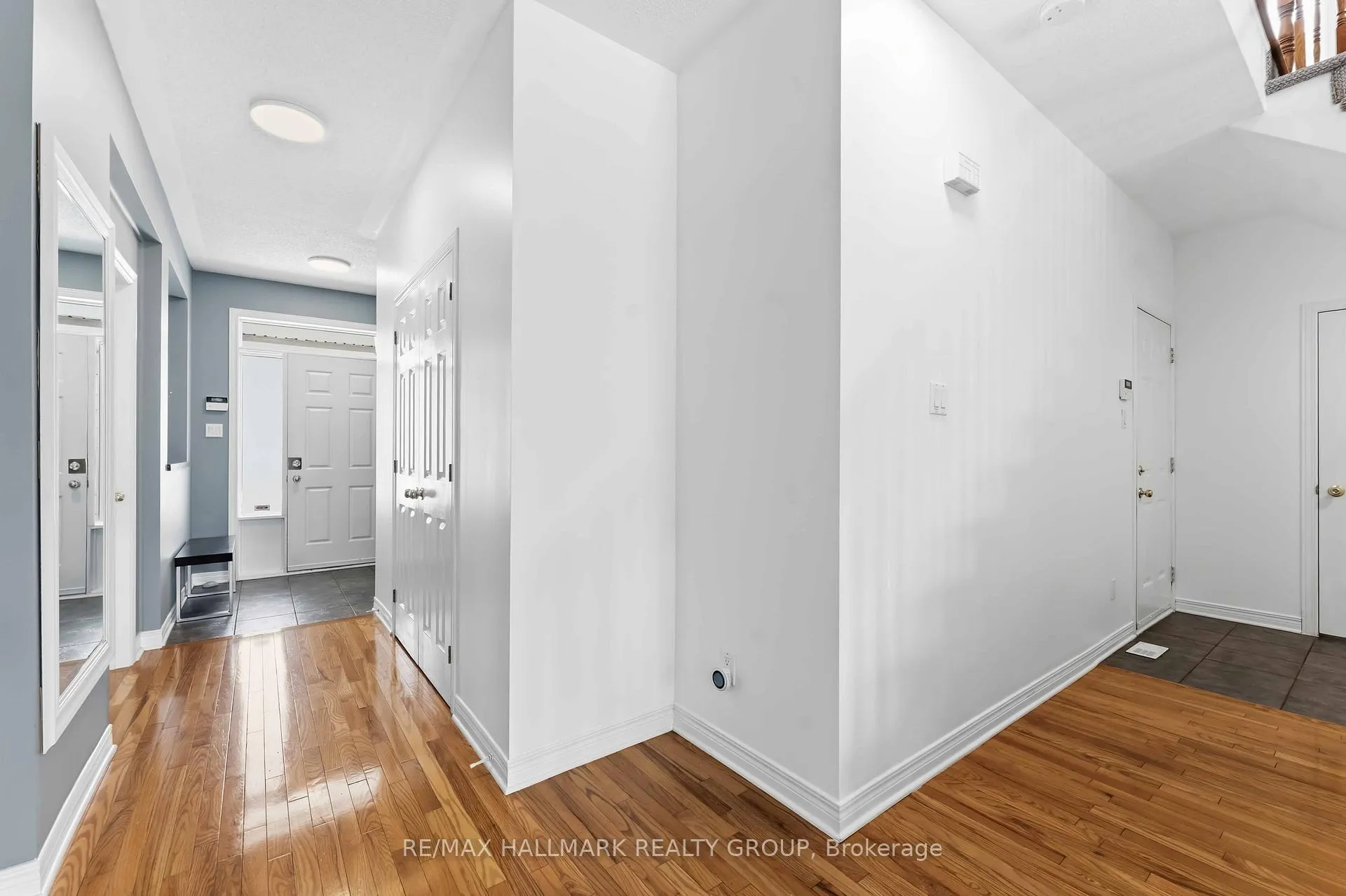 Photo 11 of 4569 Sugar Maple Drive, Ottawa, Riverside South/Gloucester Glen — HOMEH