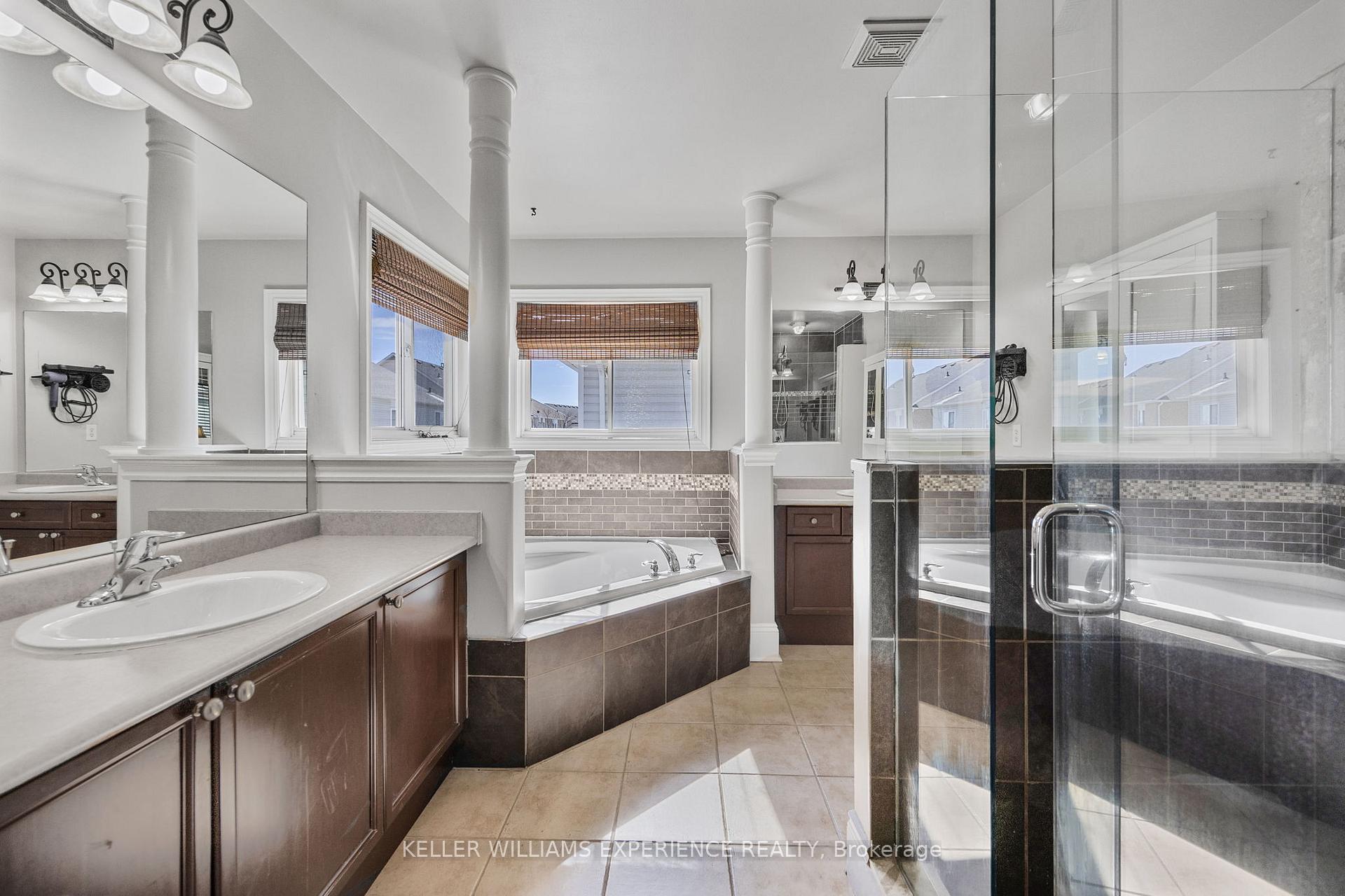 Photo 13 of 25 Regalia Way, Barrie, Innis-Shore — HOMEH