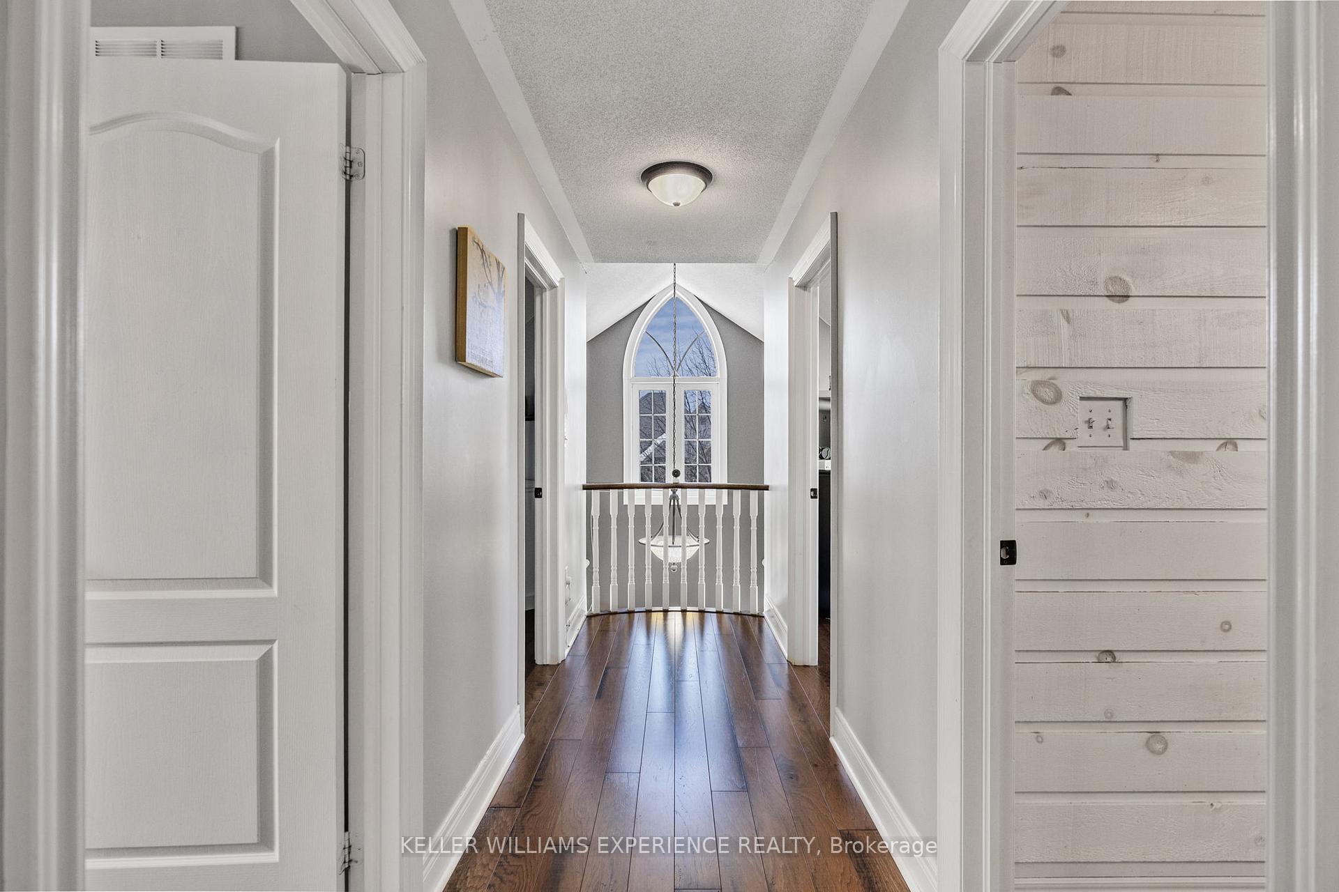 Photo 15 of 25 Regalia Way, Barrie, Innis-Shore — HOMEH