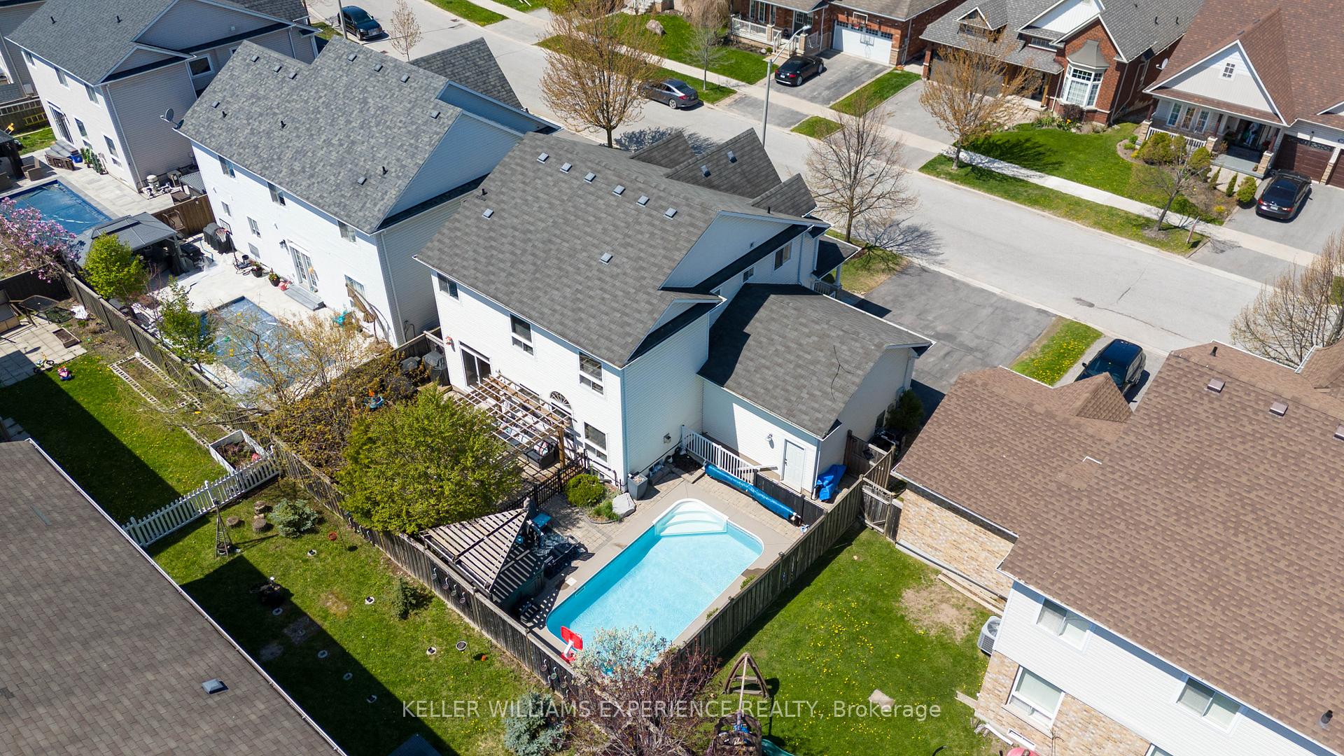 Photo 25 of 25 Regalia Way, Barrie, Innis-Shore — HOMEH