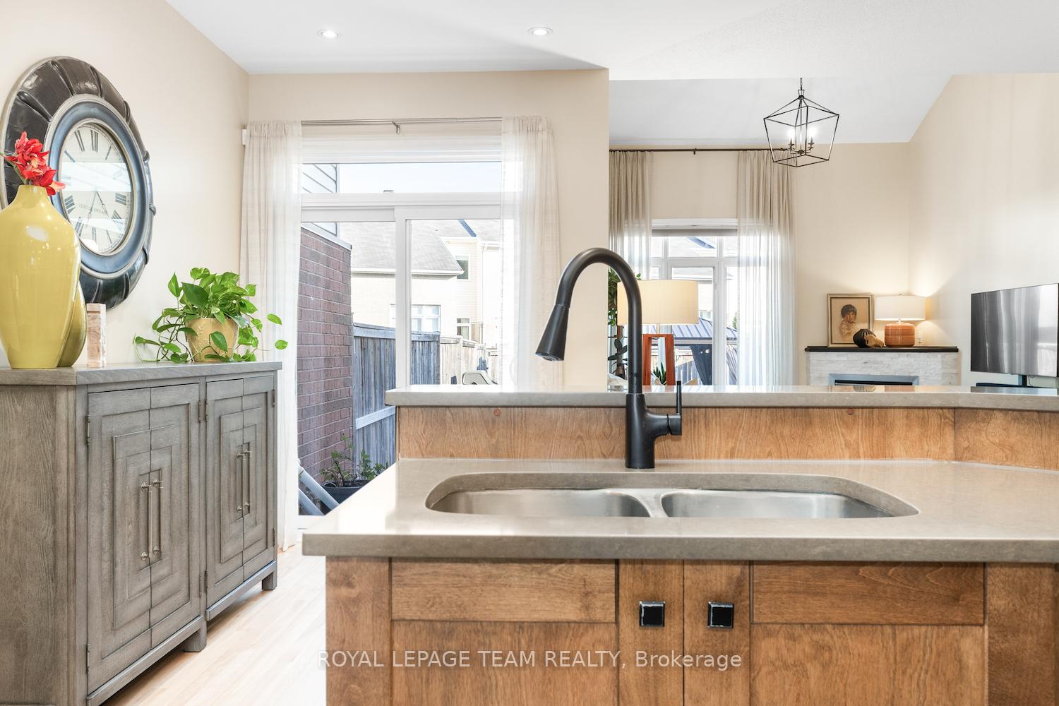 Photo 11 of 6084 North Bluff Drive, Ottawa, Riverside South/Gloucester Glen — HOMEH