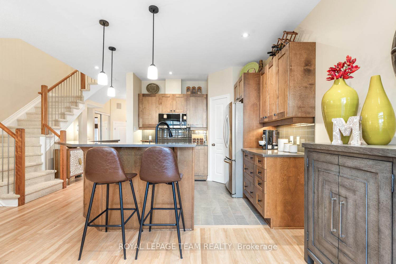 Photo 12 of 6084 North Bluff Drive, Ottawa, Riverside South/Gloucester Glen — HOMEH
