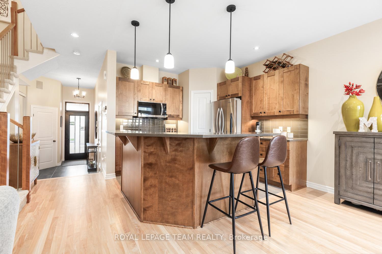 Photo 13 of 6084 North Bluff Drive, Ottawa, Riverside South/Gloucester Glen — HOMEH