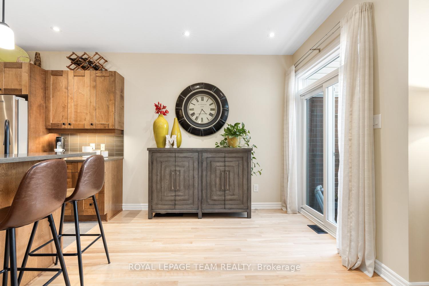 Photo 15 of 6084 North Bluff Drive, Ottawa, Riverside South/Gloucester Glen — HOMEH