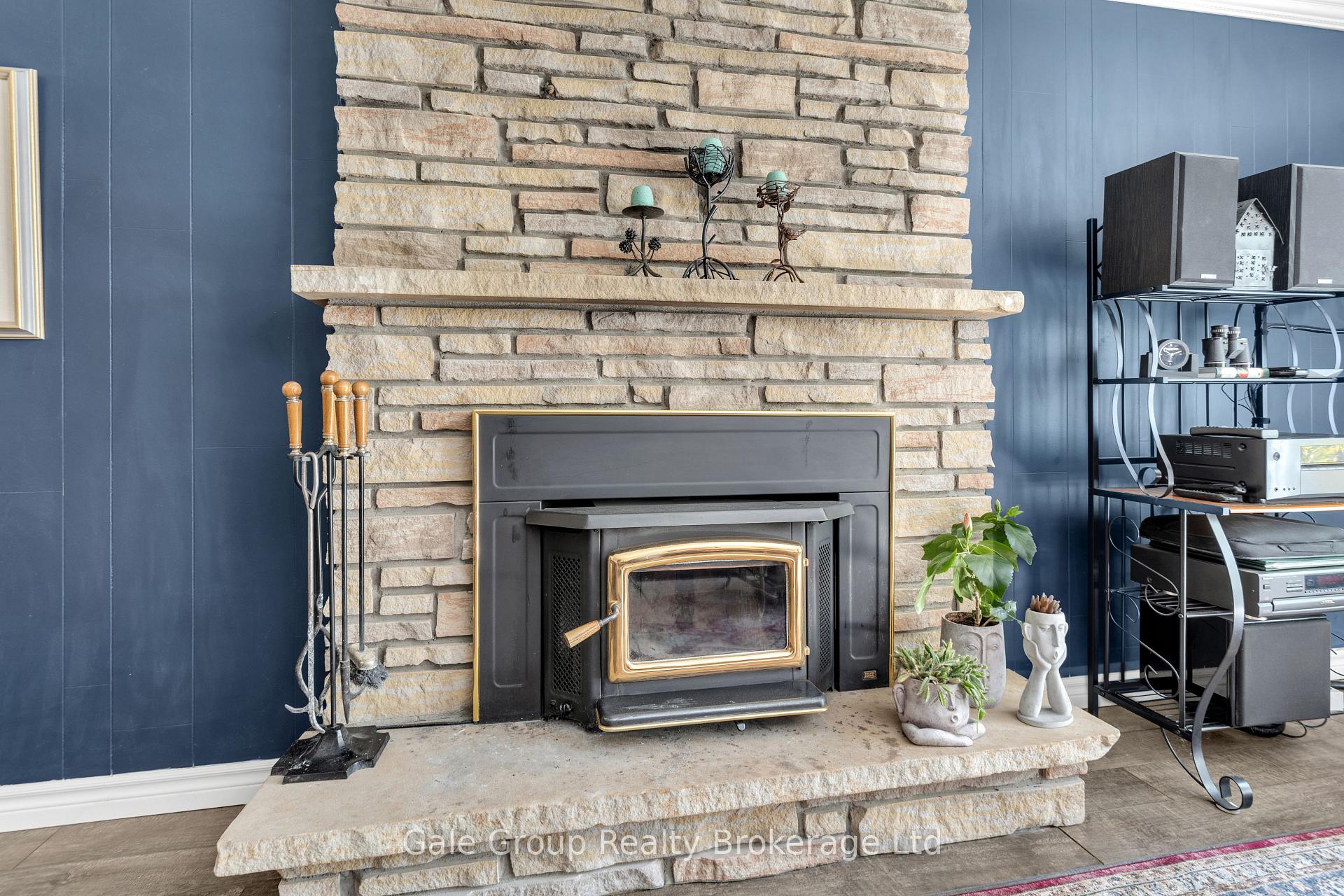 Photo 10 of 16 Edgar Drive, Brant, Brantford Twp — HOMEH