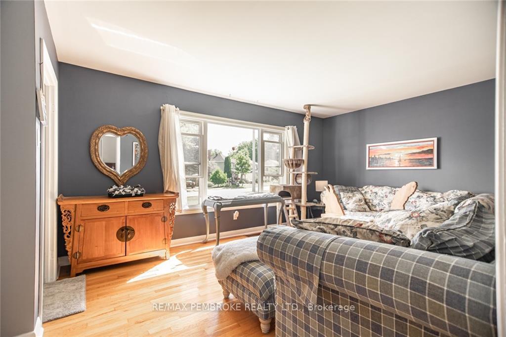 Photo 3 of 83 Rutherford Avenue, Deep River — HOMEH