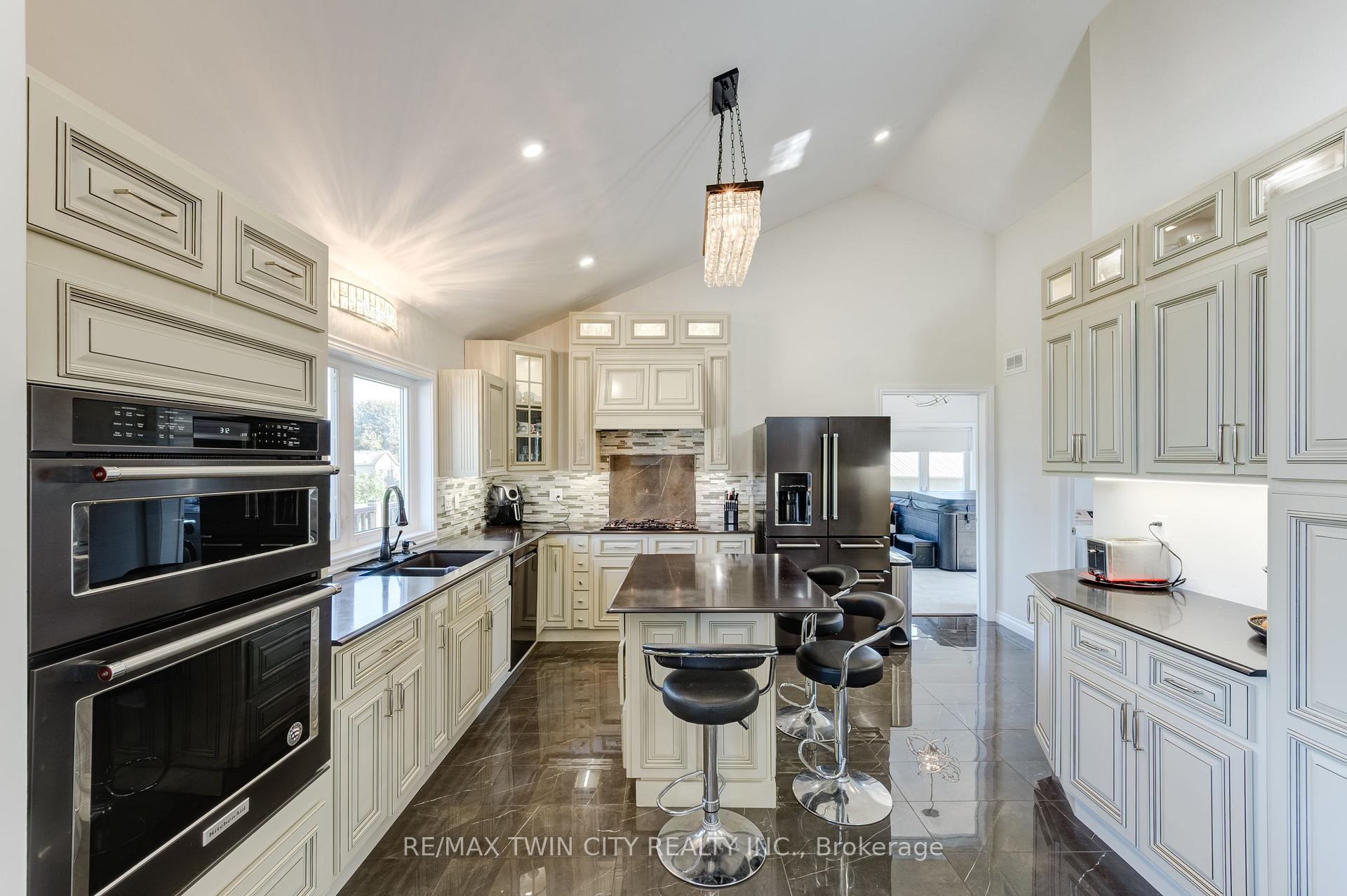 Photo 17 of 9617 Currie Road, Dutton/Dunwich, Wallacetown — HOMEH
