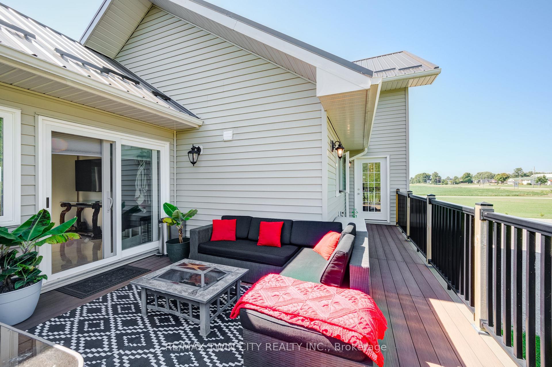 Photo 20 of 9617 Currie Road, Dutton/Dunwich, Wallacetown — HOMEH