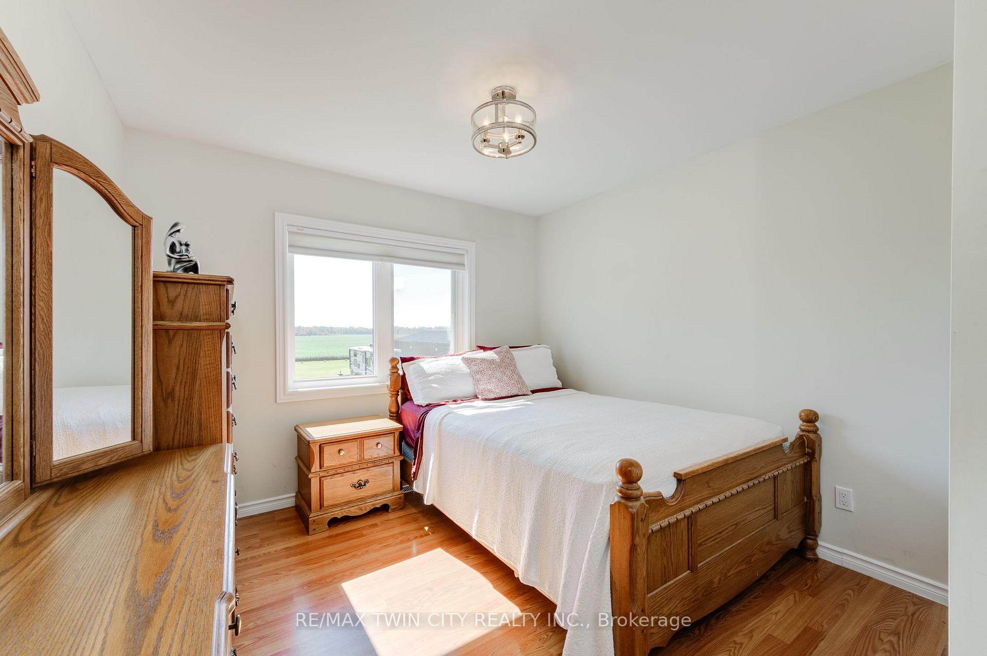Photo 21 of 9617 Currie Road, Dutton/Dunwich, Wallacetown — HOMEH