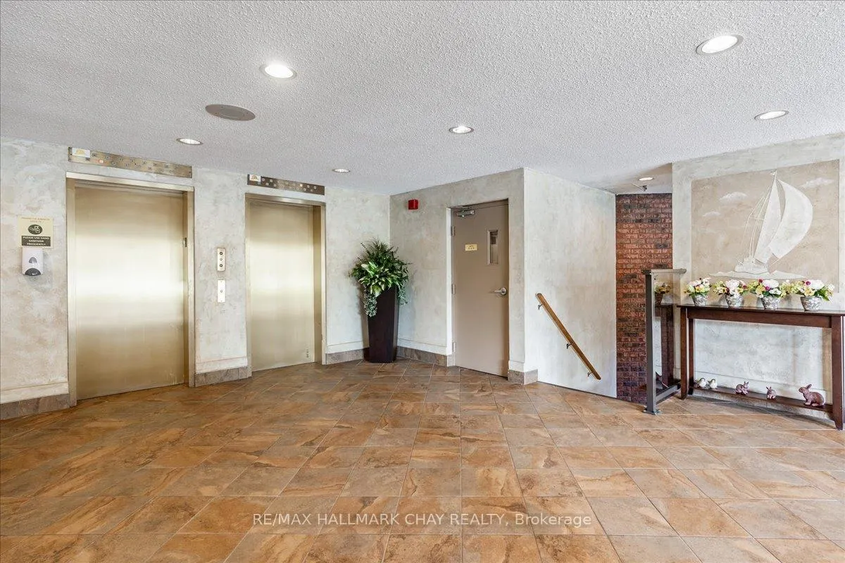 Photo 4 of Unit 204, 181 Collier Street, Barrie, North Shore — HOMEH