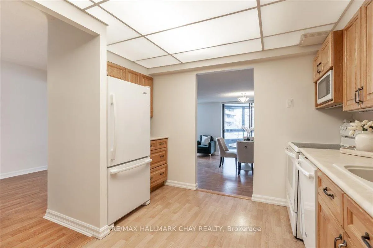 Photo 11 of Unit 204, 181 Collier Street, Barrie, North Shore — HOMEH