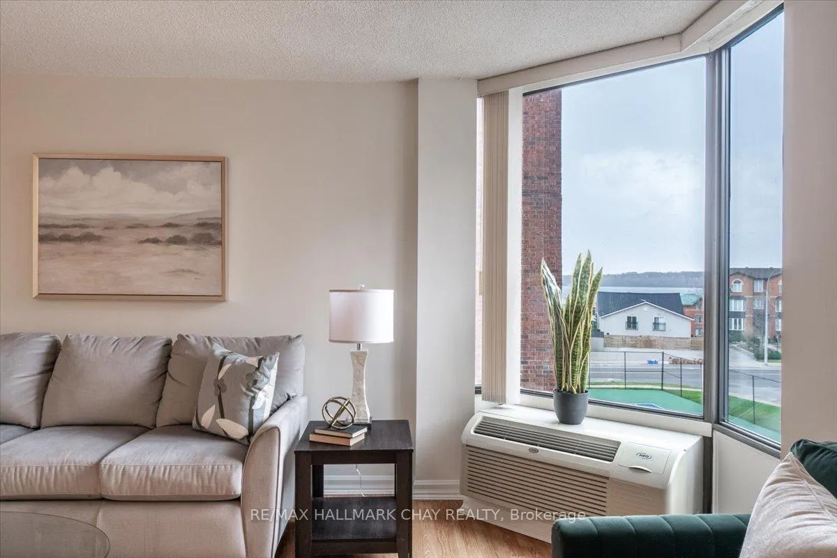 Photo 19 of Unit 204, 181 Collier Street, Barrie, North Shore — HOMEH