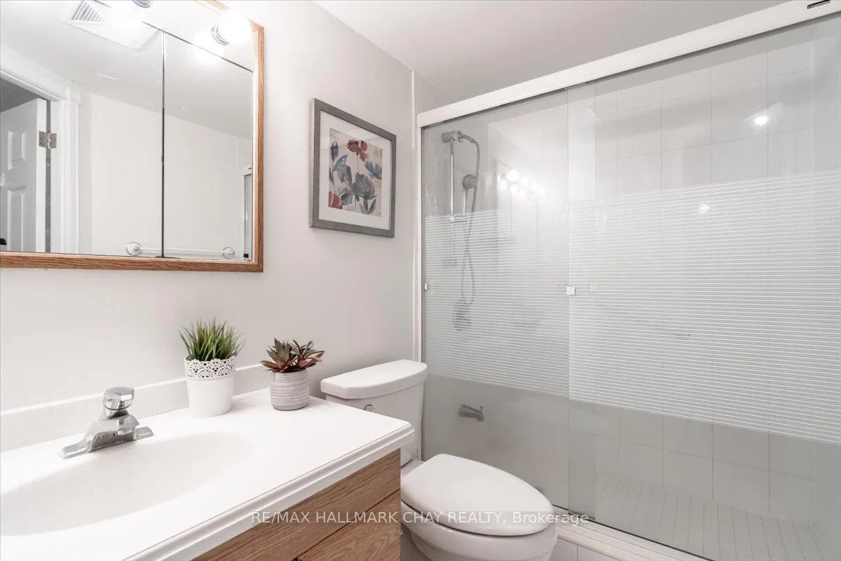 Photo 26 of Unit 204, 181 Collier Street, Barrie, North Shore — HOMEH