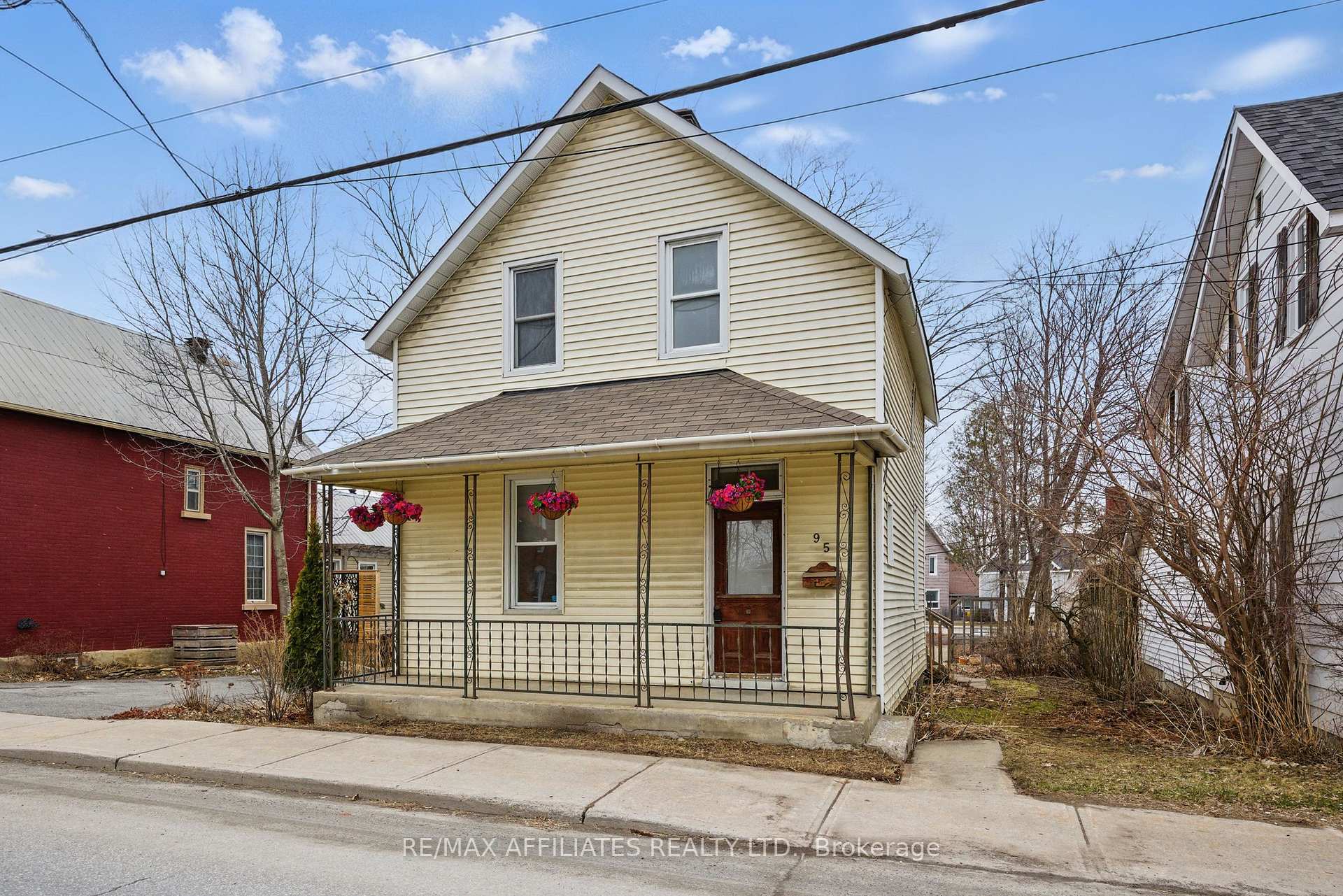 Photo 2 of 95 Moore Street, Carleton Place — HOMEH