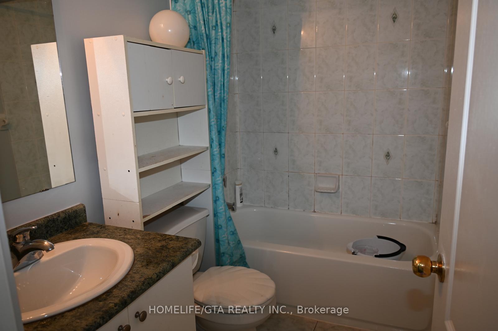 Photo 11 of 82 Treasure Drive, Brampton, Fletcher's Meadow — HOMEH