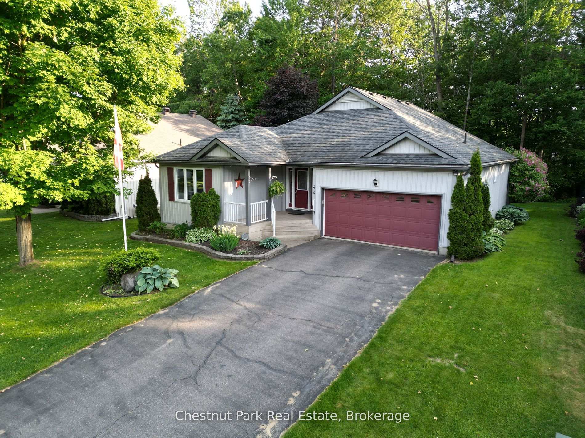 Photo 2 of 44 Springwood Crescent, Gravenhurst, Muskoka (S) — HOMEH