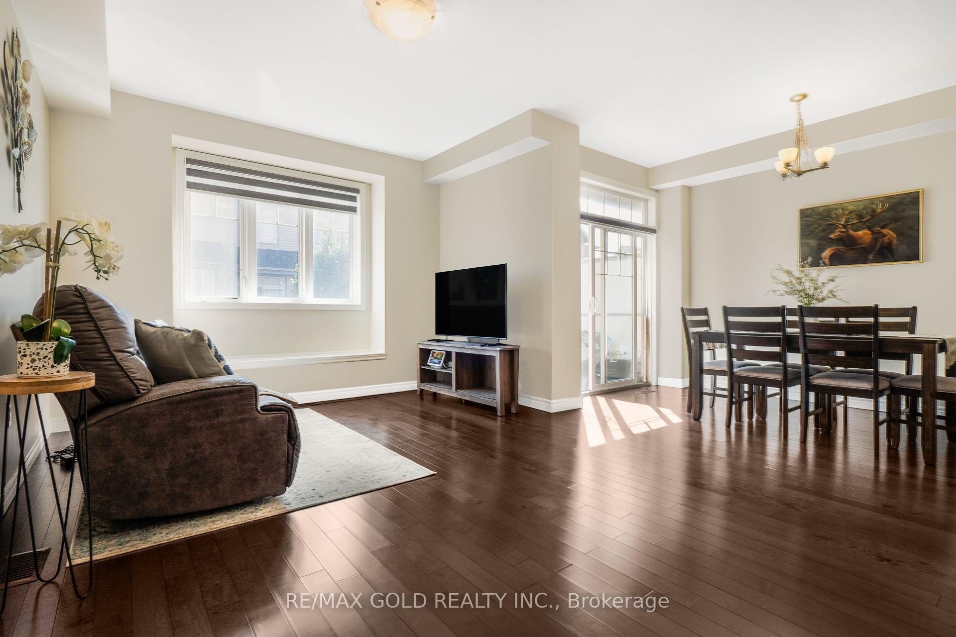 Photo 4 of Unit 45, 310 Fall Fair Way, Hamilton, Binbrook — HOMEH